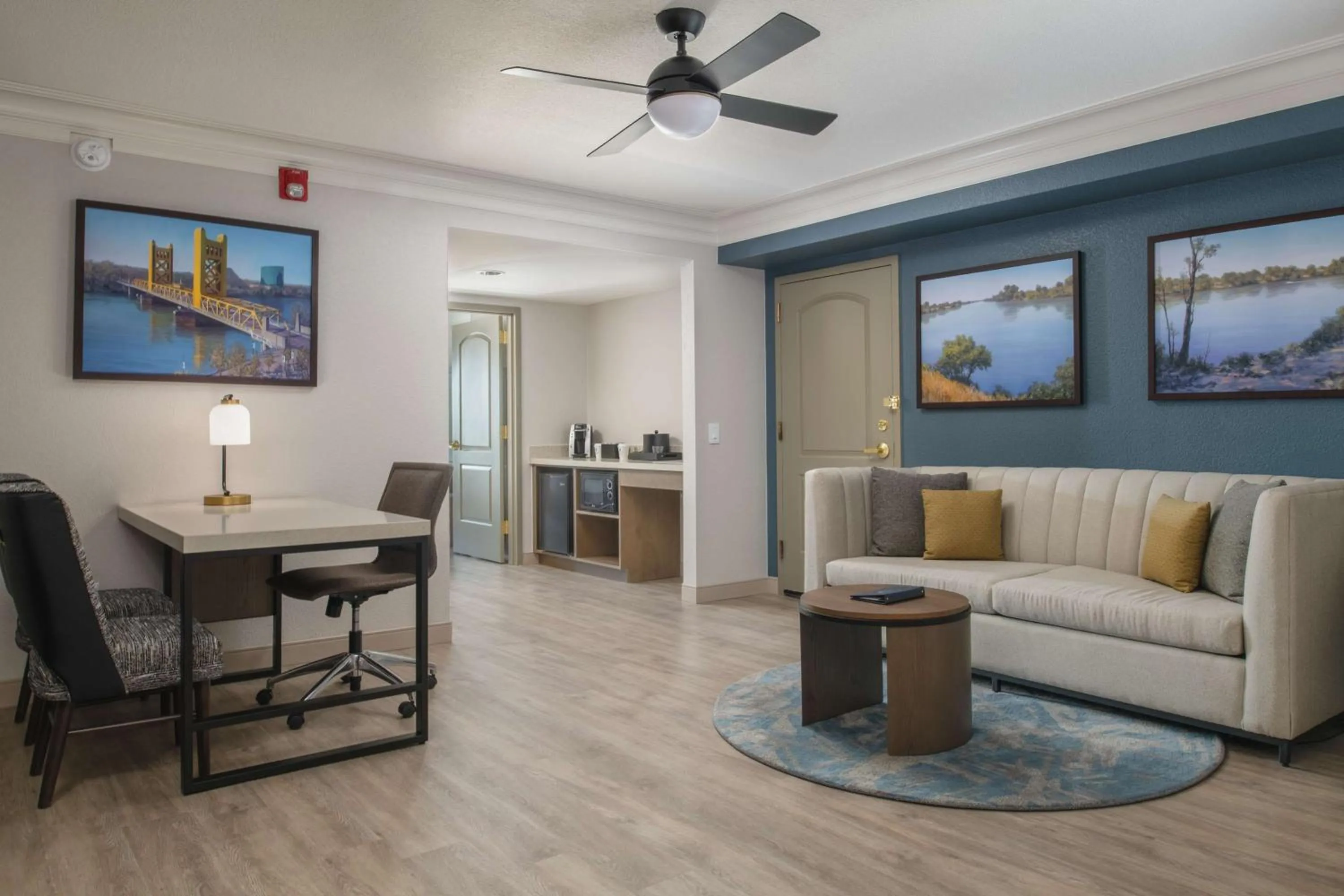 King Room - Disability Access/Non-Smoking in Embassy Suites by Hilton Sacramento Riverfront Promenade