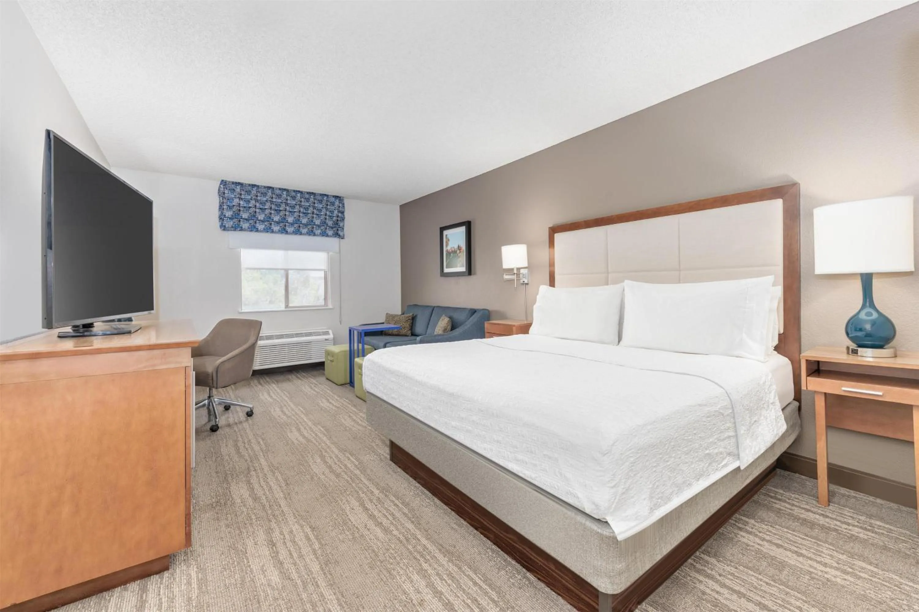 King Room with Sofa Bed and Study - Non-Smoking in Hampton Inn Phoenix Midtown Downtown Area