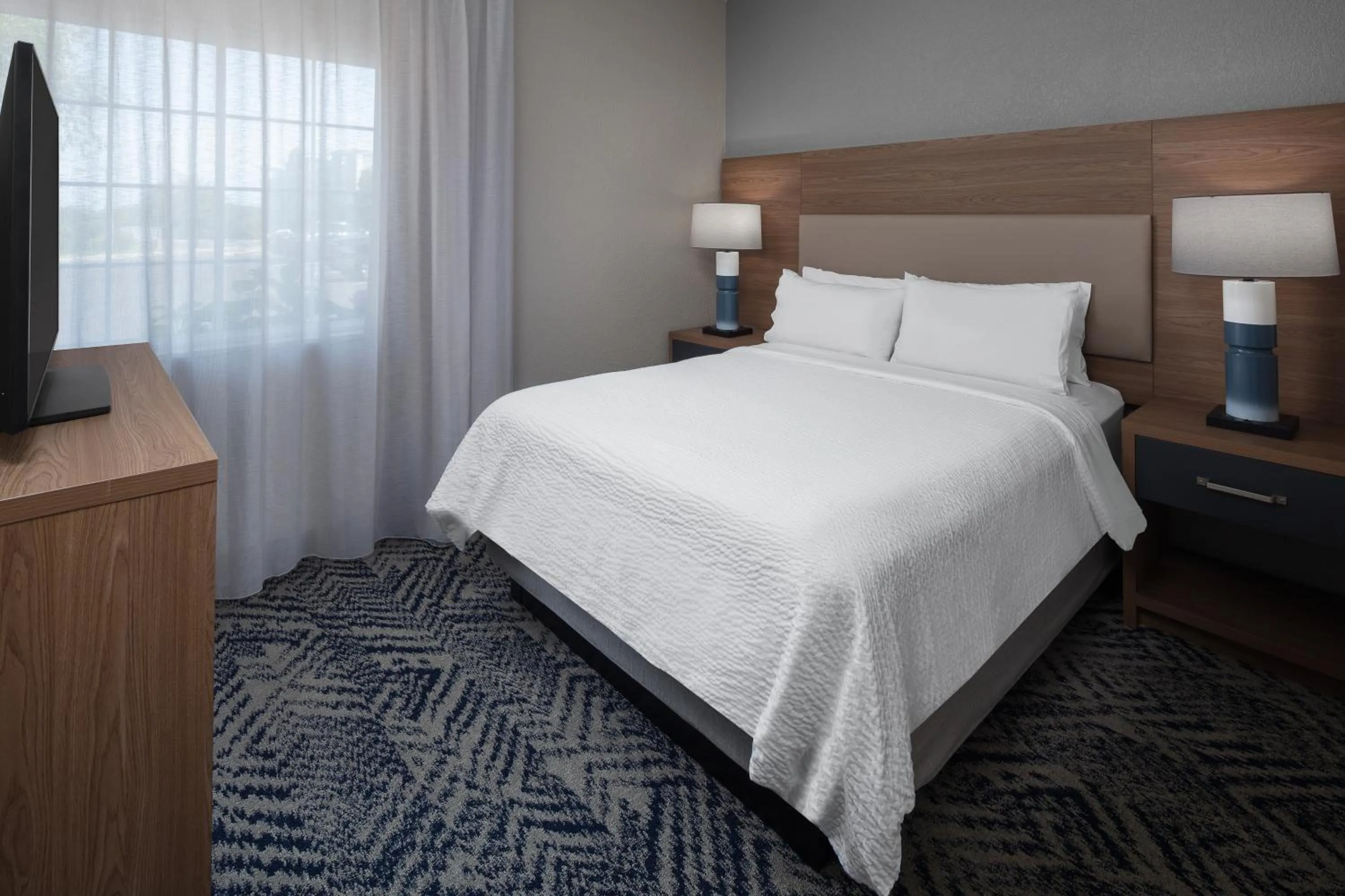 One-Bedroom Queen Suite in Candlewood Suites St. Robert by IHG
