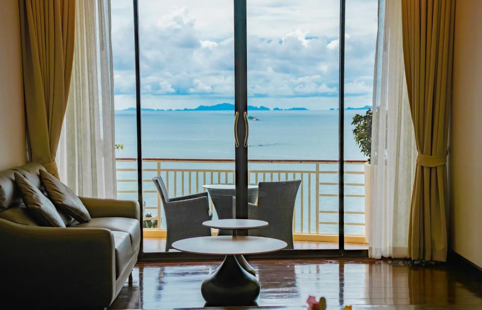 Sea View Suite in Sunset Hill Boutique Resort Koh Phangan