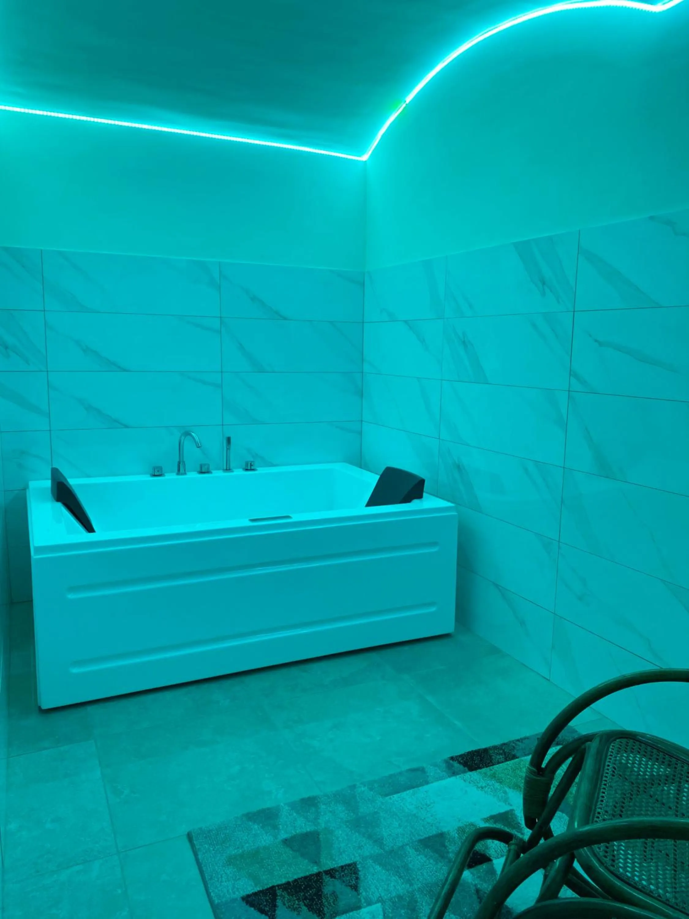 Suite with Hot Tub in Hôtel Spa Marotte