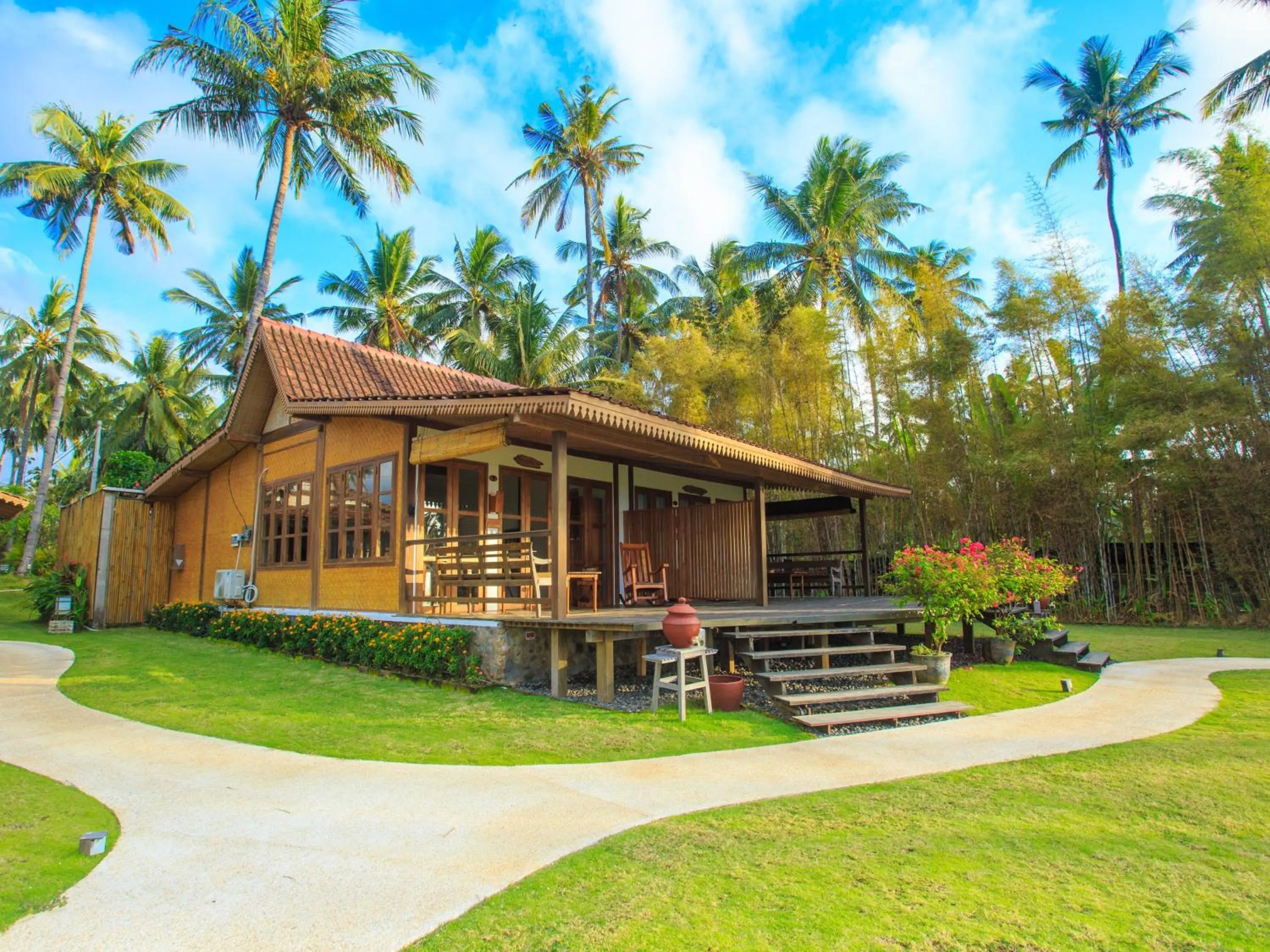 Suite Cottage Ocean King Bed with Sea View in Villa So Long Banyuwangi - Ijen