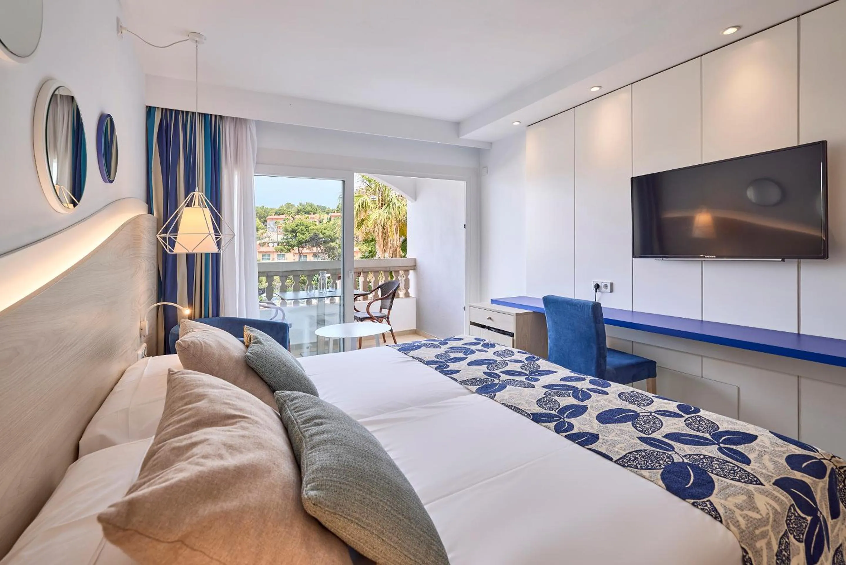 Standard Double Room in Universal Aparthotel Don Camilo