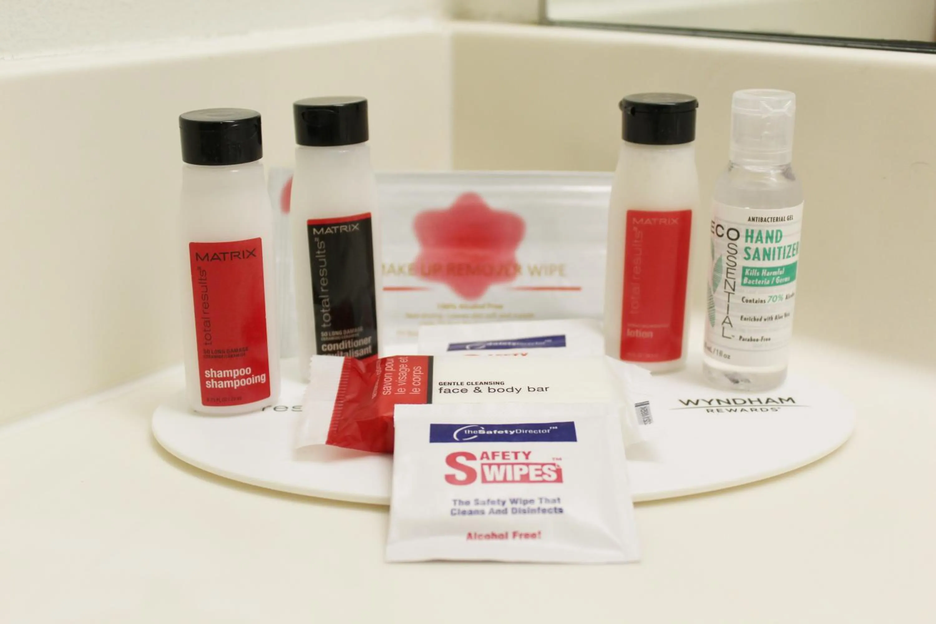 King Studio Suite -  Non-Smoking in Super 8 by Wyndham Three Rivers