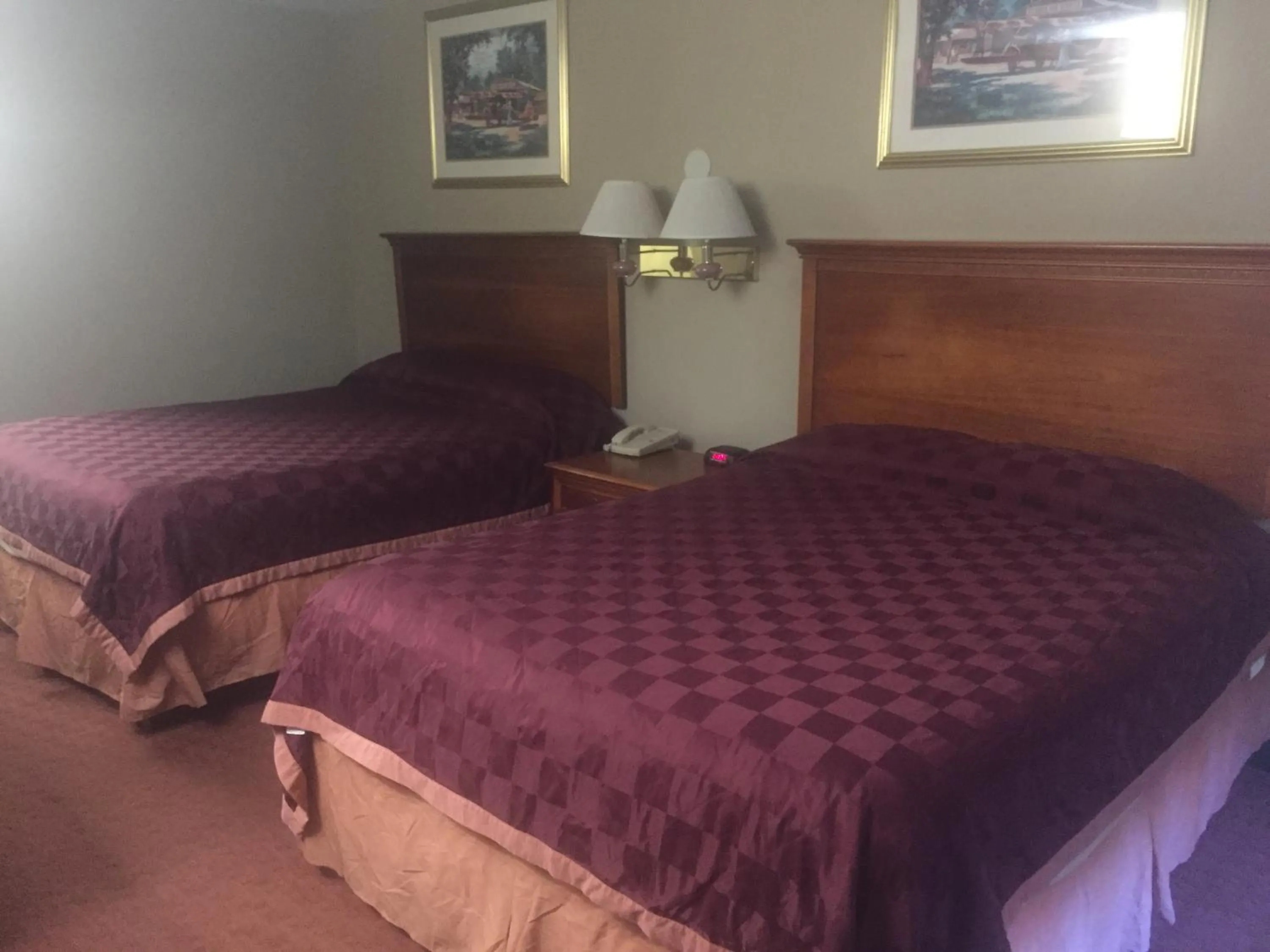 Queen Room with Two Queen Beds - Non-Smoking in America's Best Inn & Suites Eureka