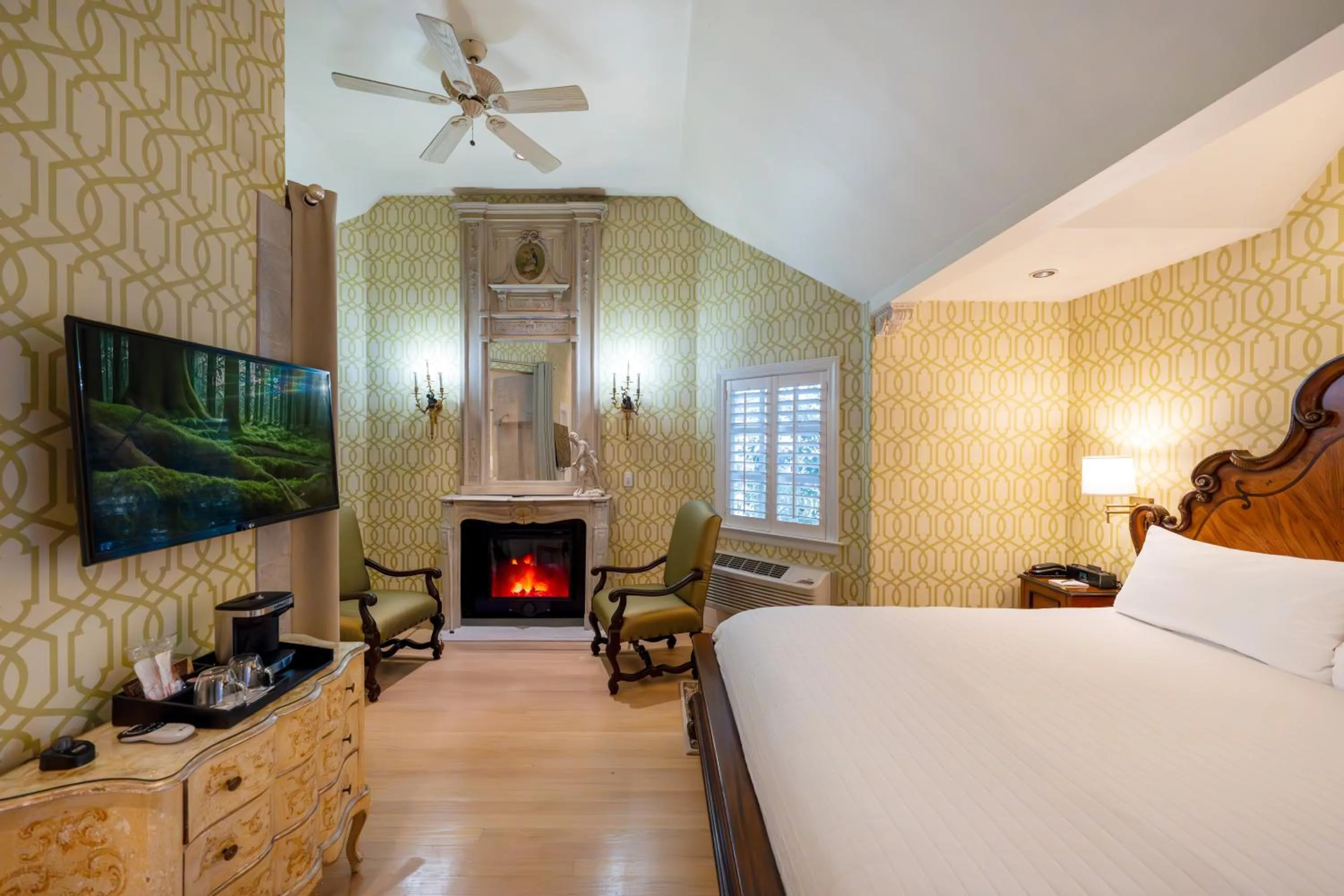 King Suite with Balcony in The Bergson, BW Signature Collection