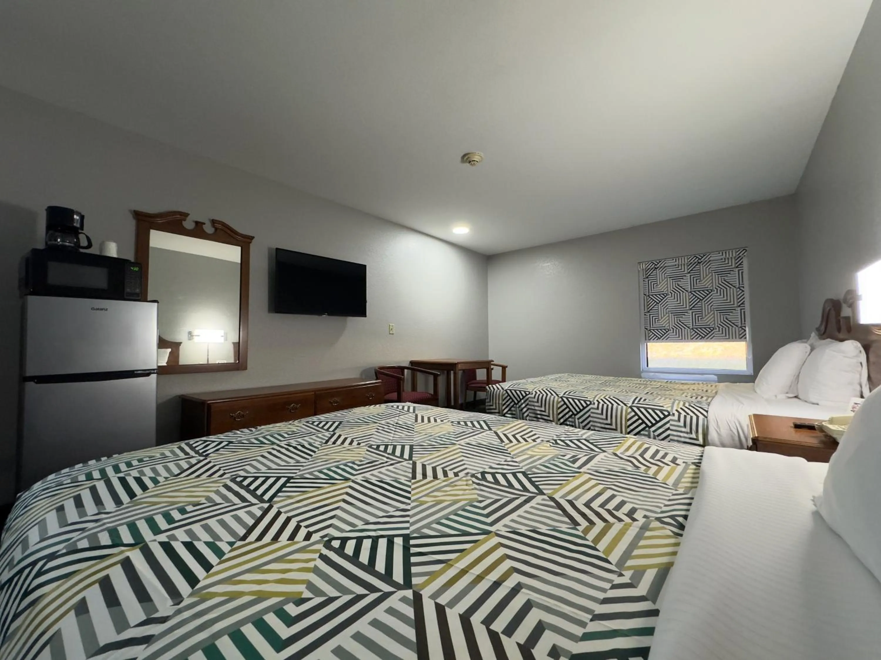 Double Queen Smoking in Star City Inn & Suites