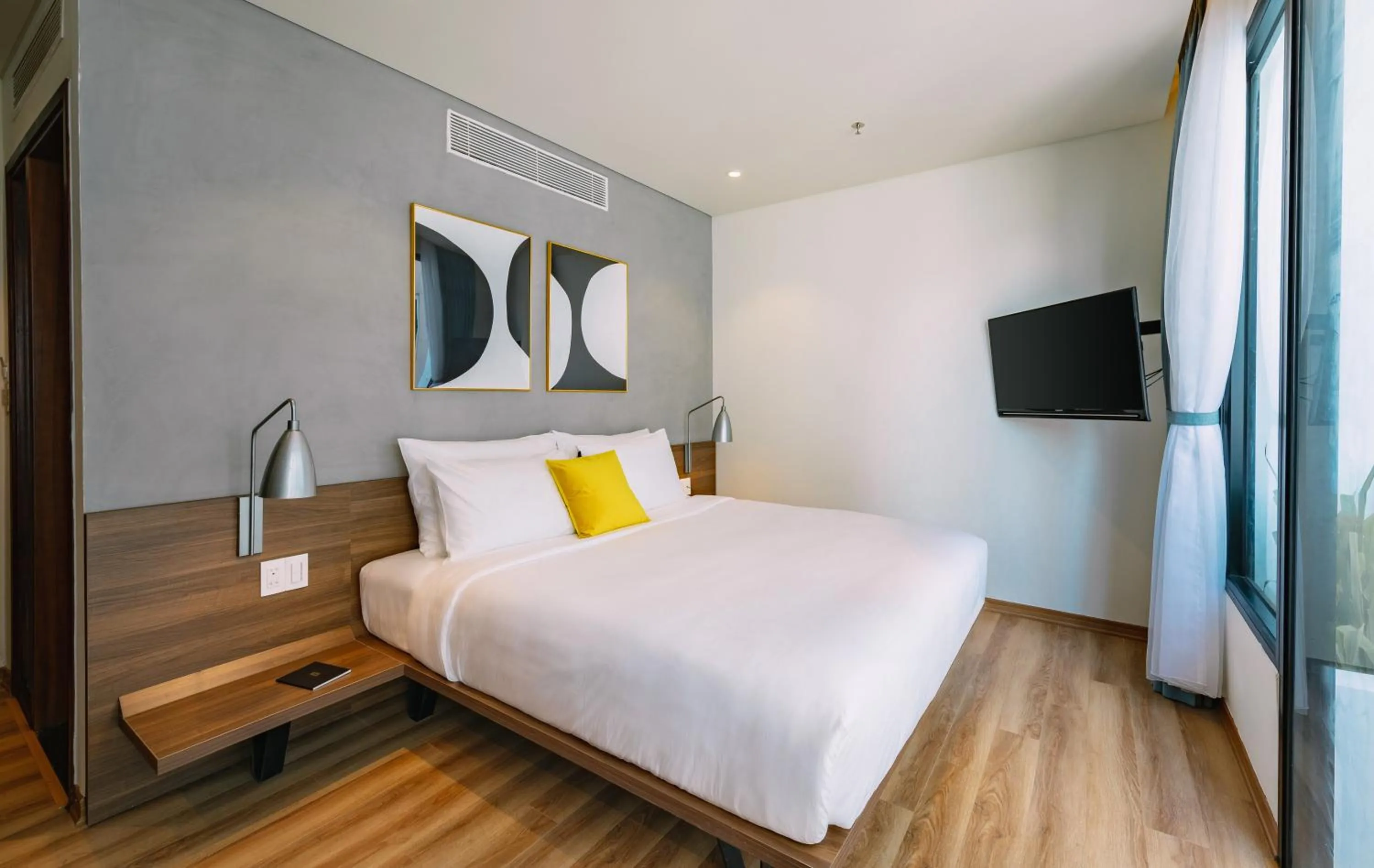 Deluxe Double Room with Balcony in The Glomad Boutique Danang