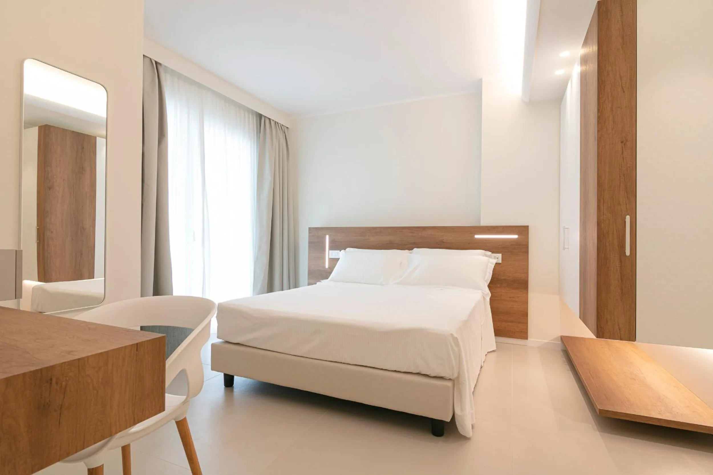 Double Room with Terrace - single occupancy in Hotel Mistral