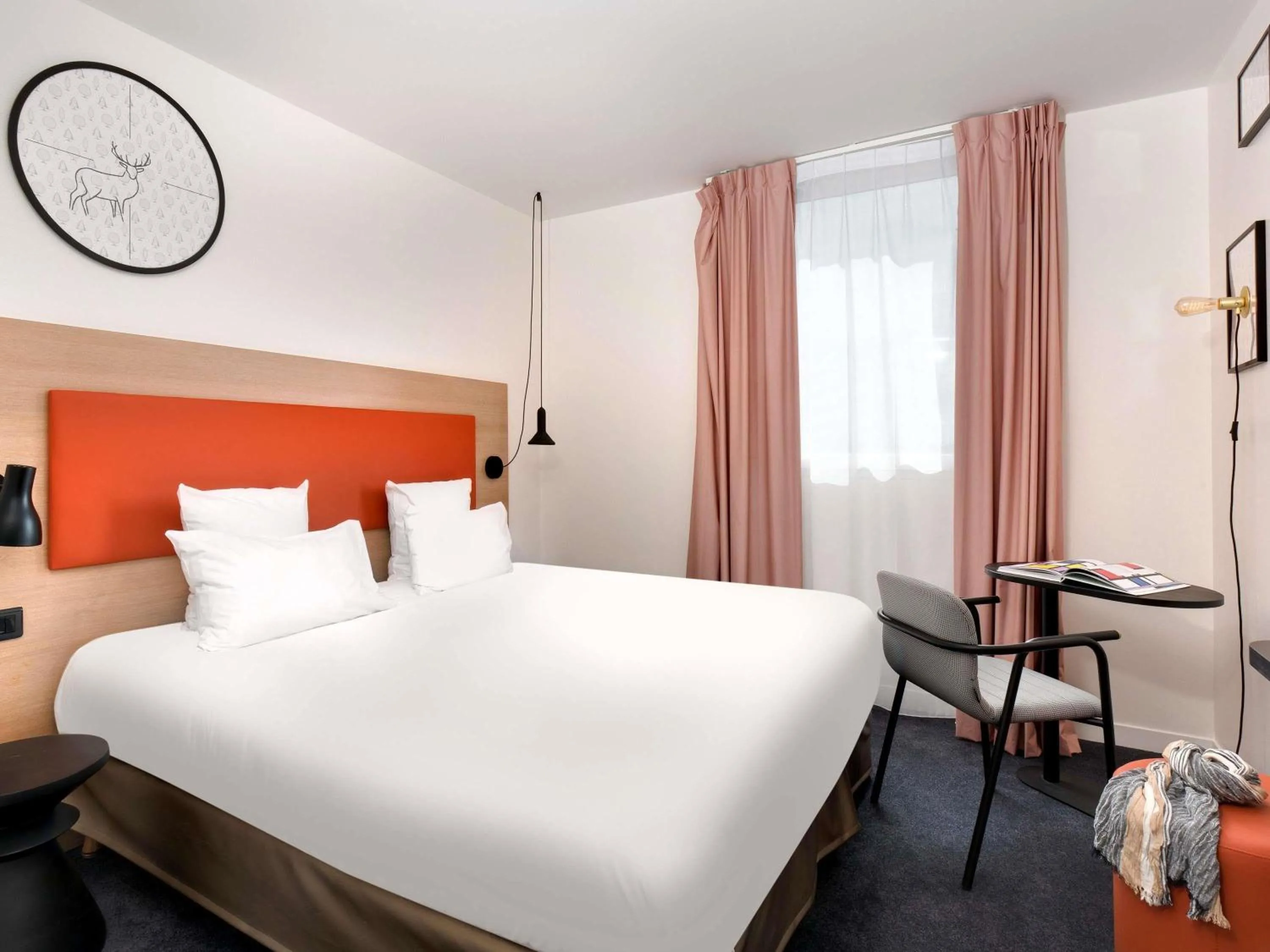 Standard King Room - single occupancy in Hôtel ibis Styles Montargis Arboria
