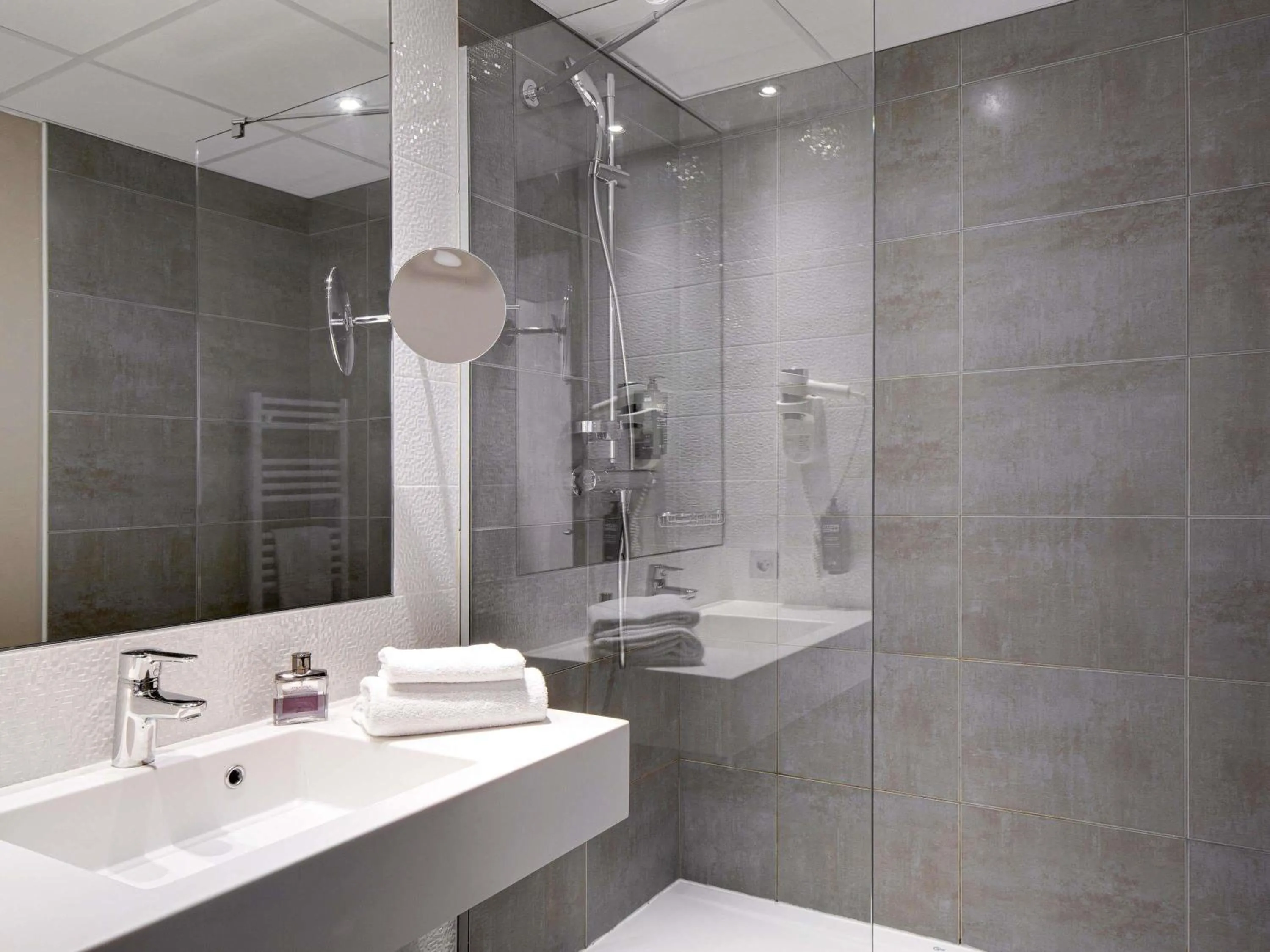 Standard Twin Room - single occupancy in Hôtel ibis Styles Montargis Arboria