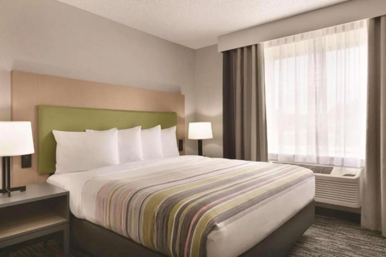 King Room - Non-Smoking in Country Inn & Suites by Radisson, Port Clinton, OH