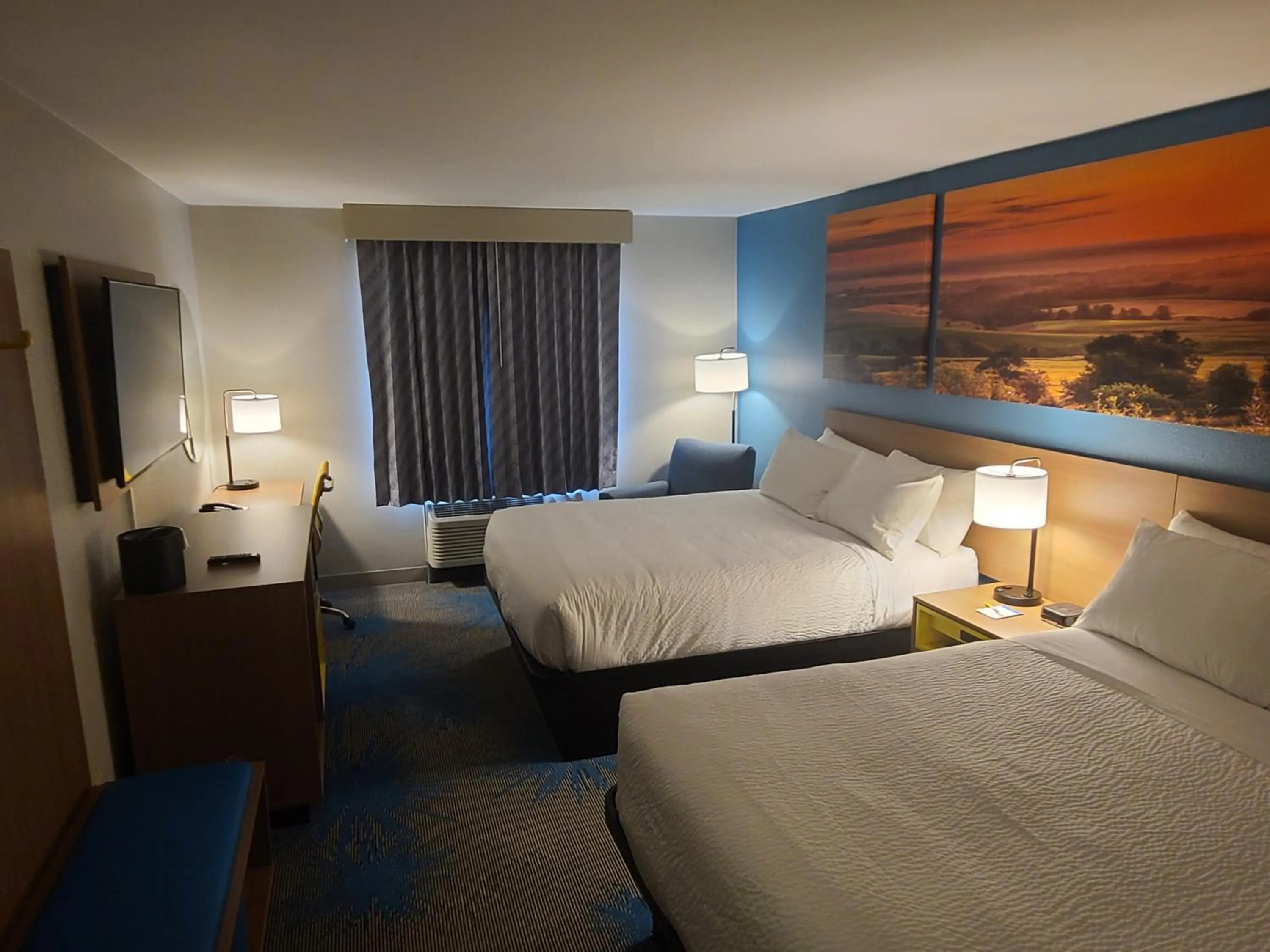 Queen Room with Two Queen Beds - Non-Smoking in Days Inn by Wyndham Johnson Creek