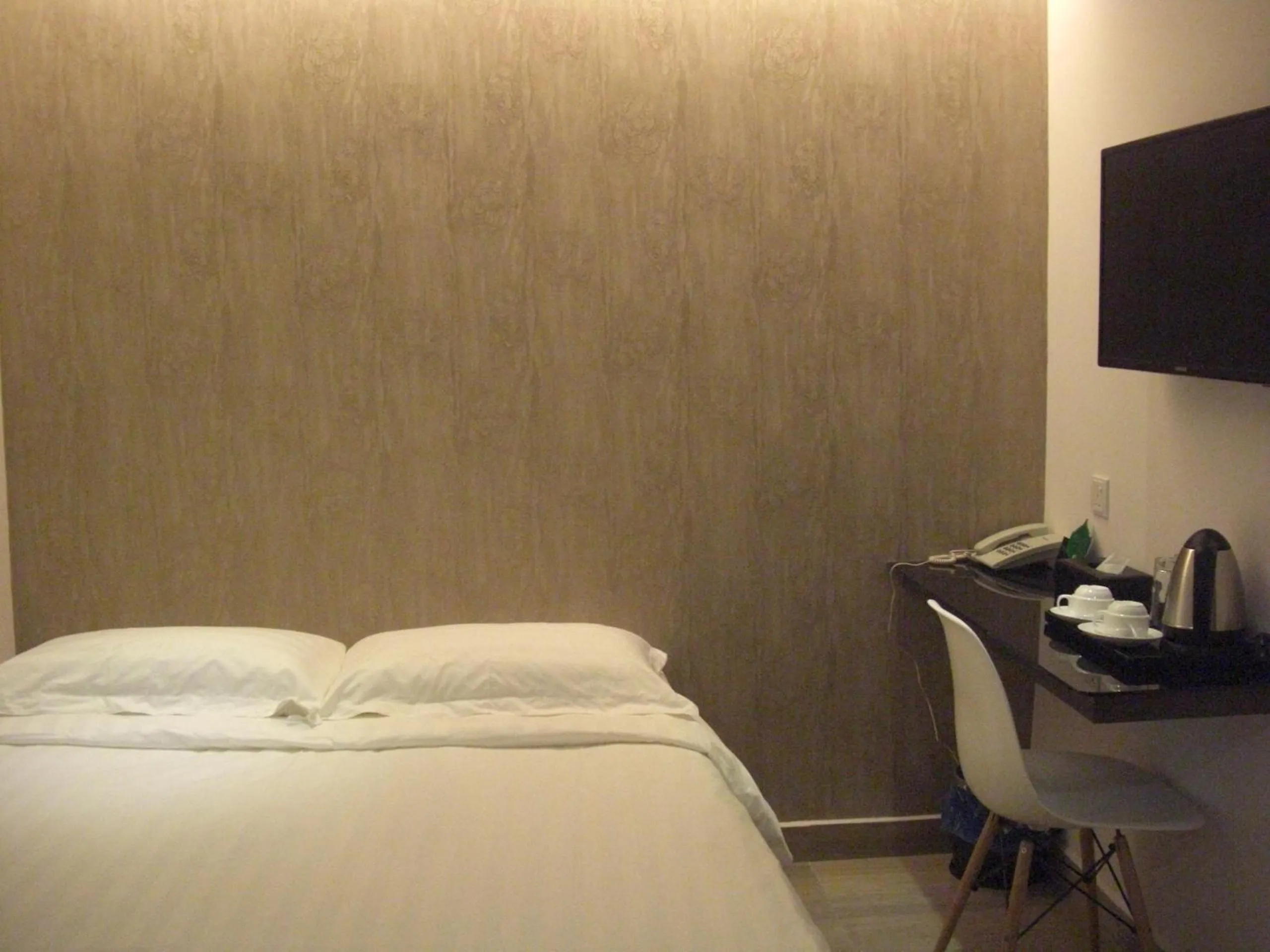 Deluxe Queen Room in Marvelot Hotel