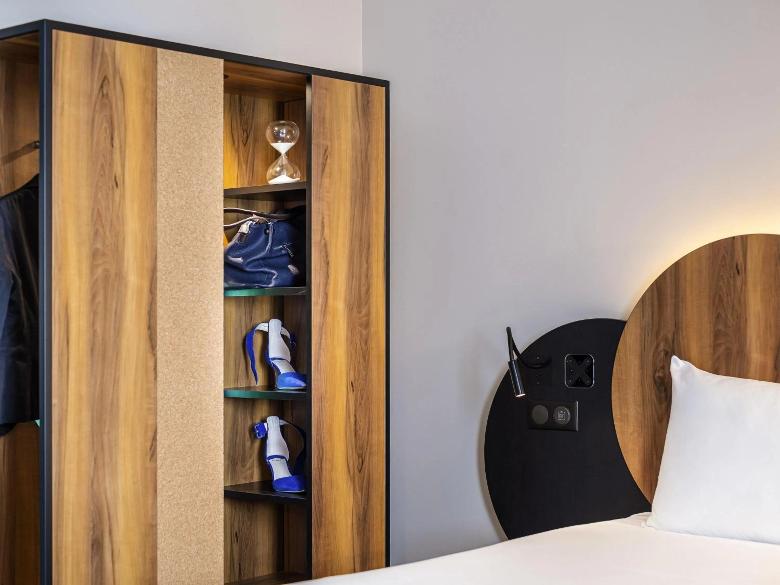 Standard One Double Bed in ibis Styles Paris Meteor Avenue d'Italie