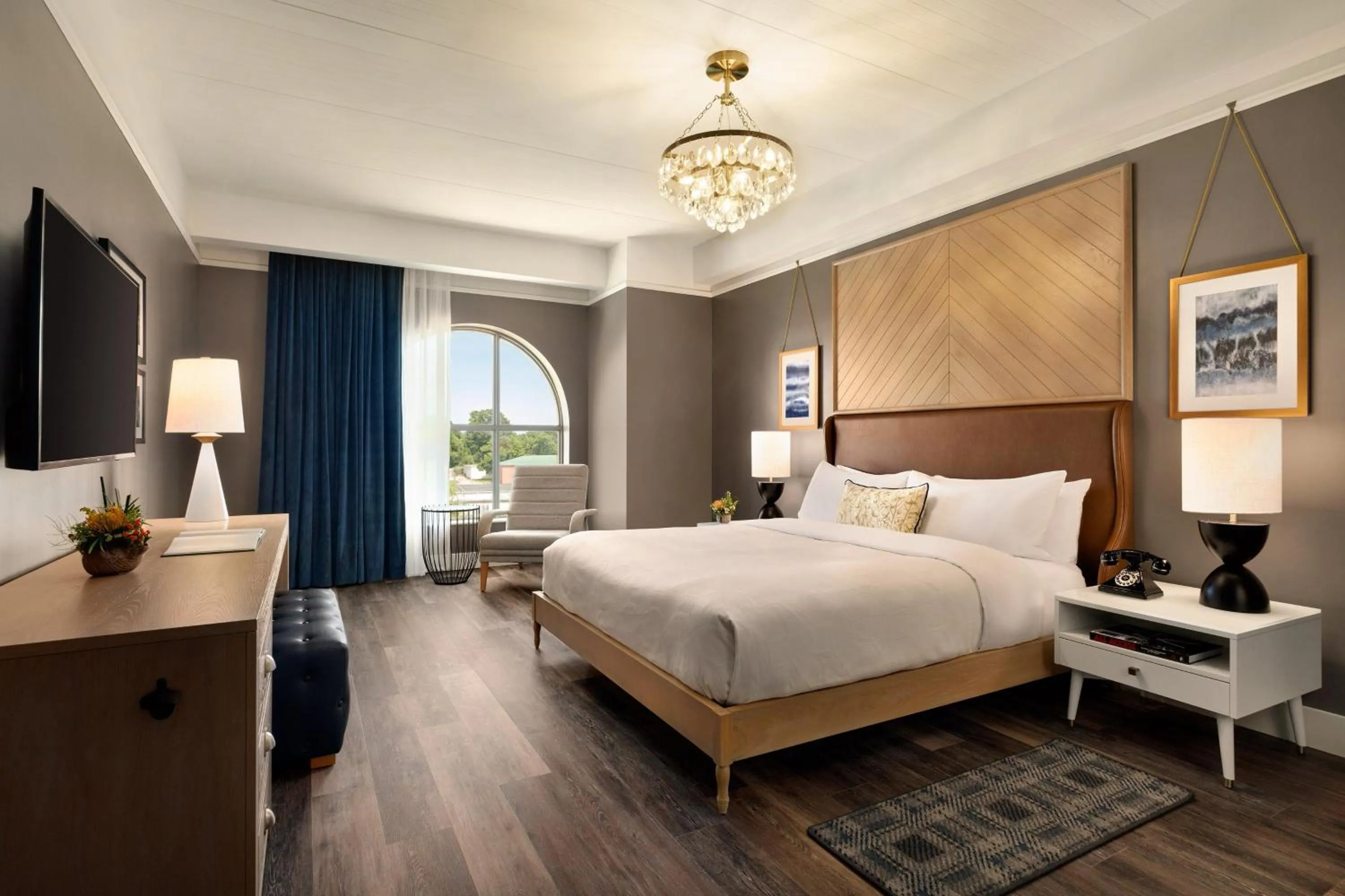 Guest Room, 1 King in Cotton House, Cleveland, a Tribute Portfolio Hotel