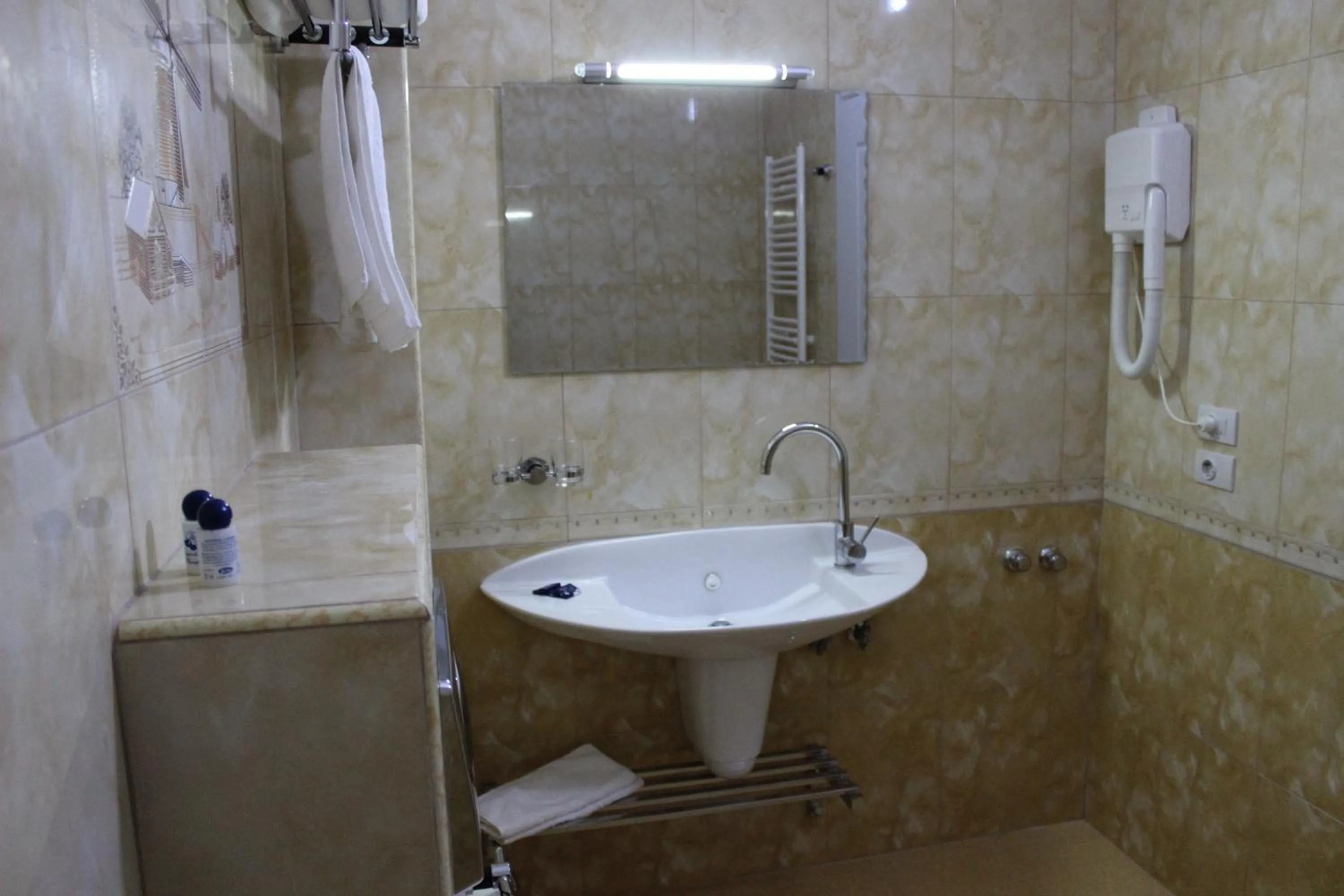 Two-Bedroom Suite with Sea View in Hotel Bleart