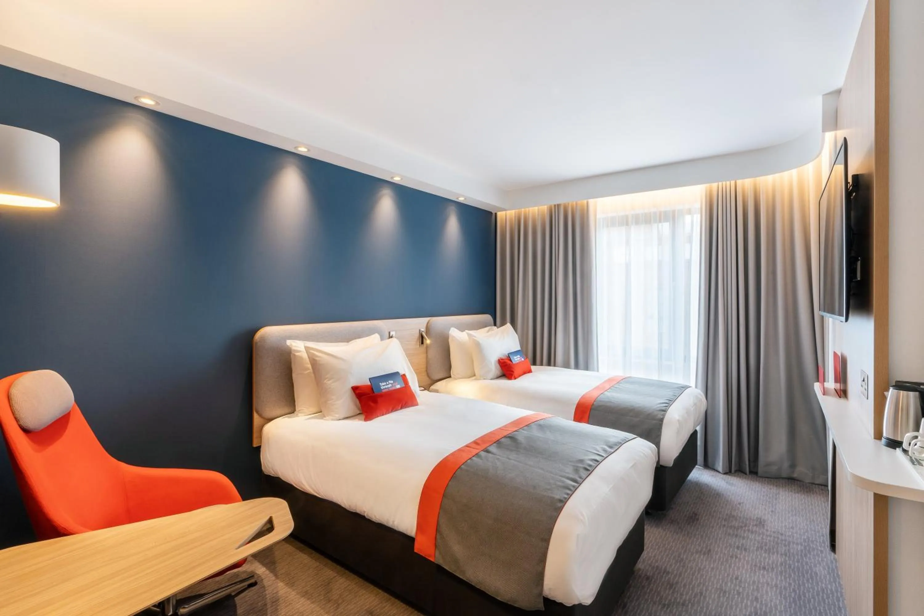 Standard Twin Room with Free Hot Breakfast in Holiday Inn Express - Derry - Londonderry by IHG
