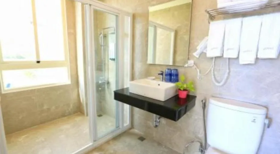 Twin Room with Balcony in Full Moon Resort