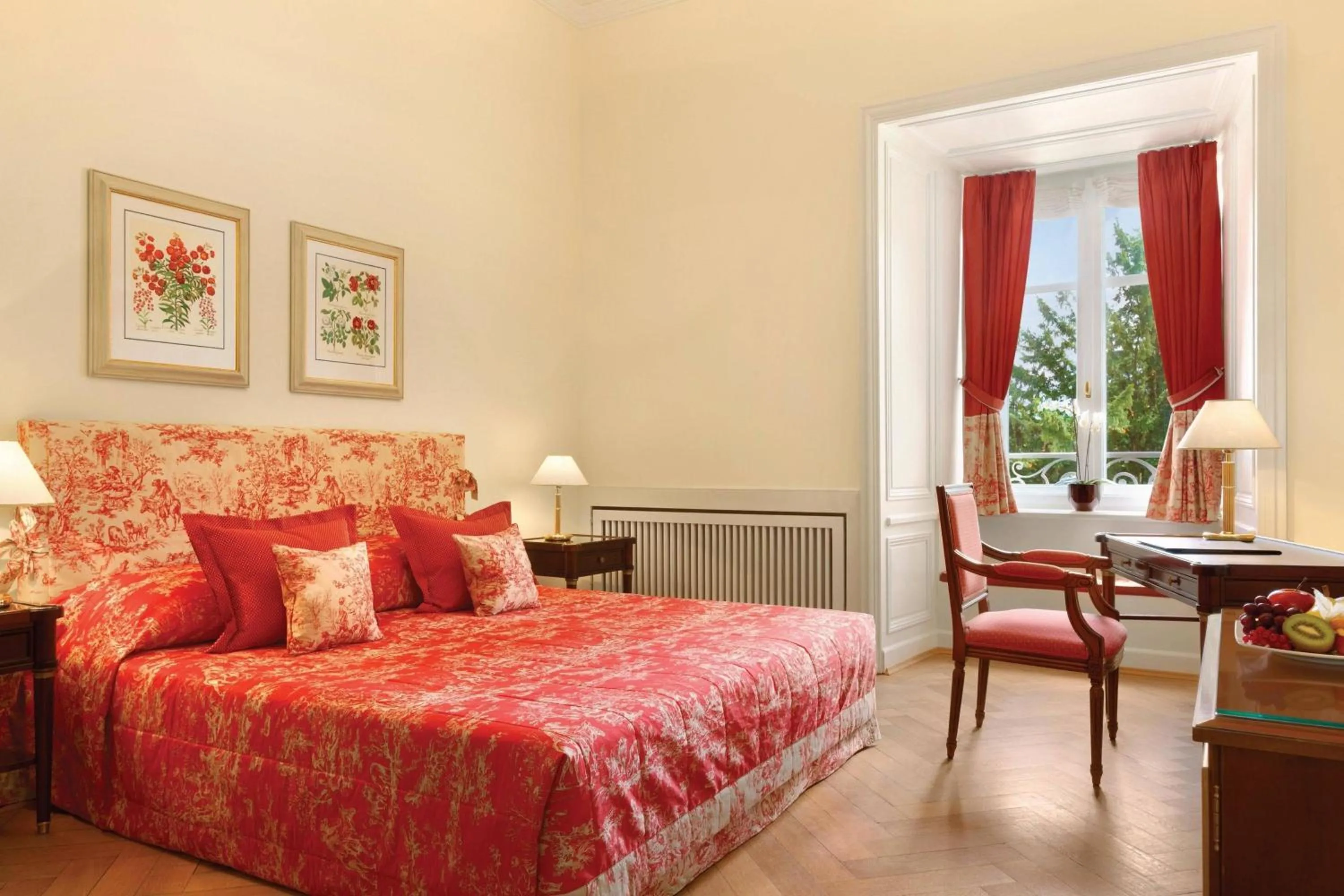Classic Double, Guest room, 1 Queen, Garden view in Villa Rothschild, Autograph Collection