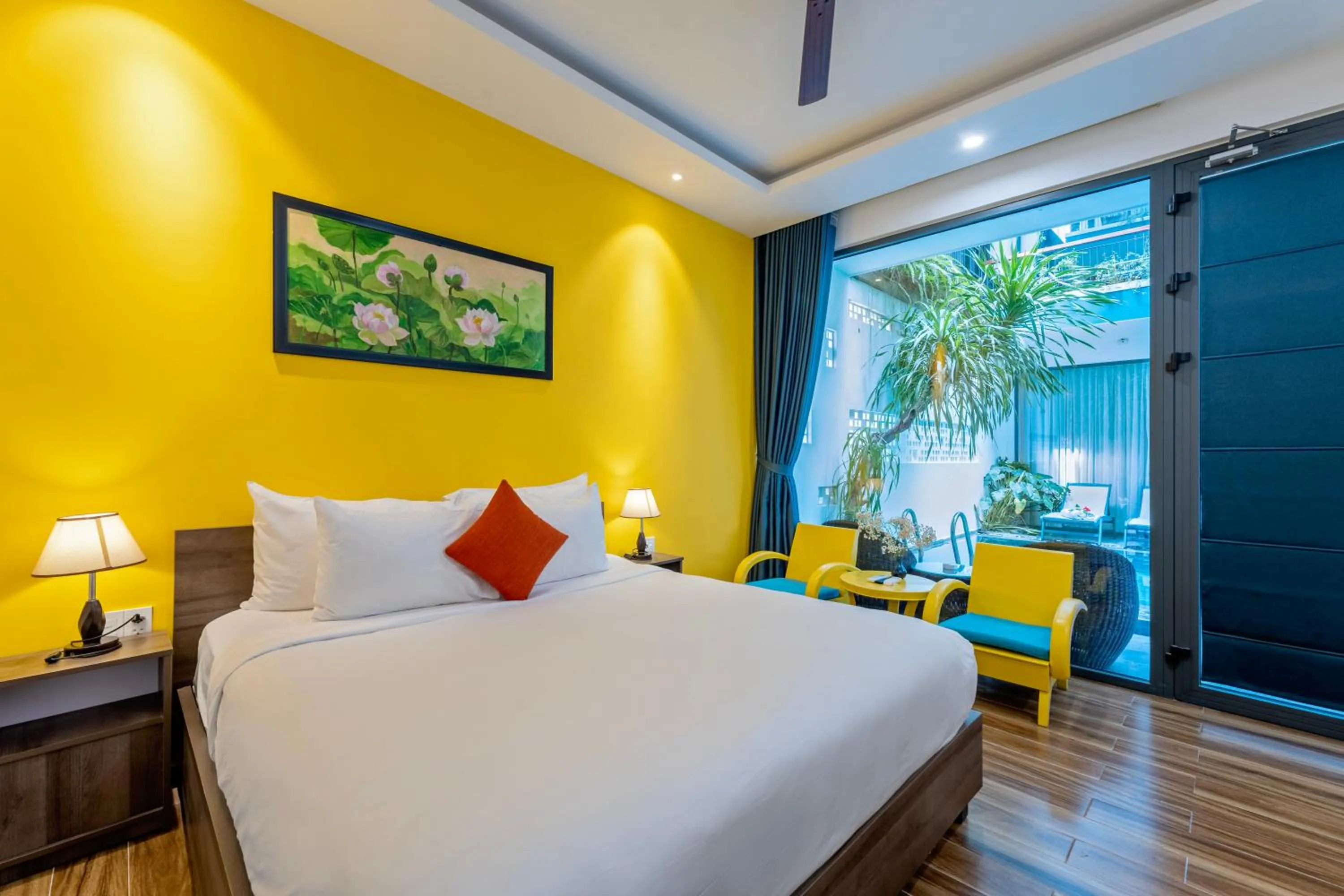 Deluxe Queen Room with Pool View in The Nam An Villa Hoi An