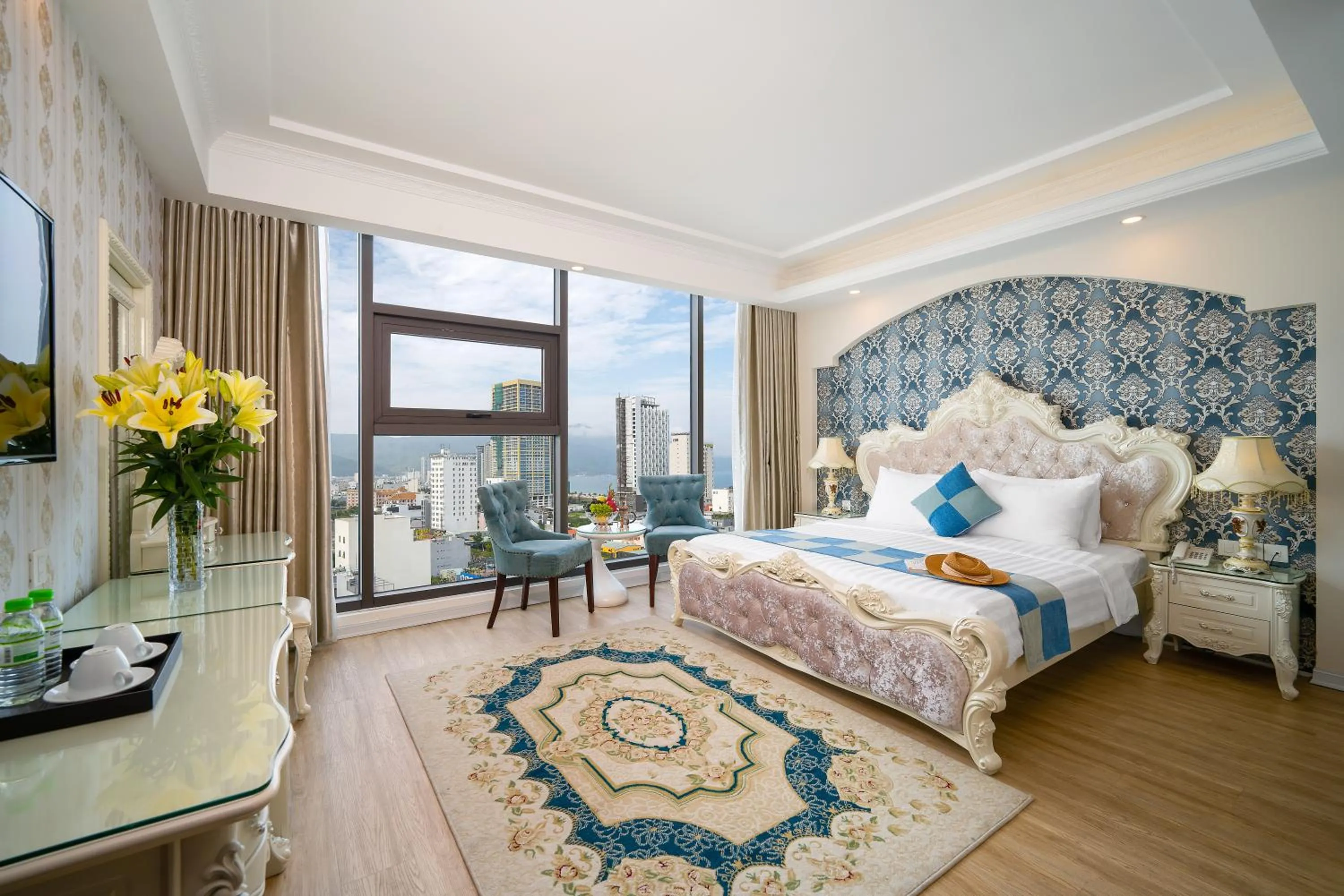 King Room with Sea View in Royal Beach Hotel by THG