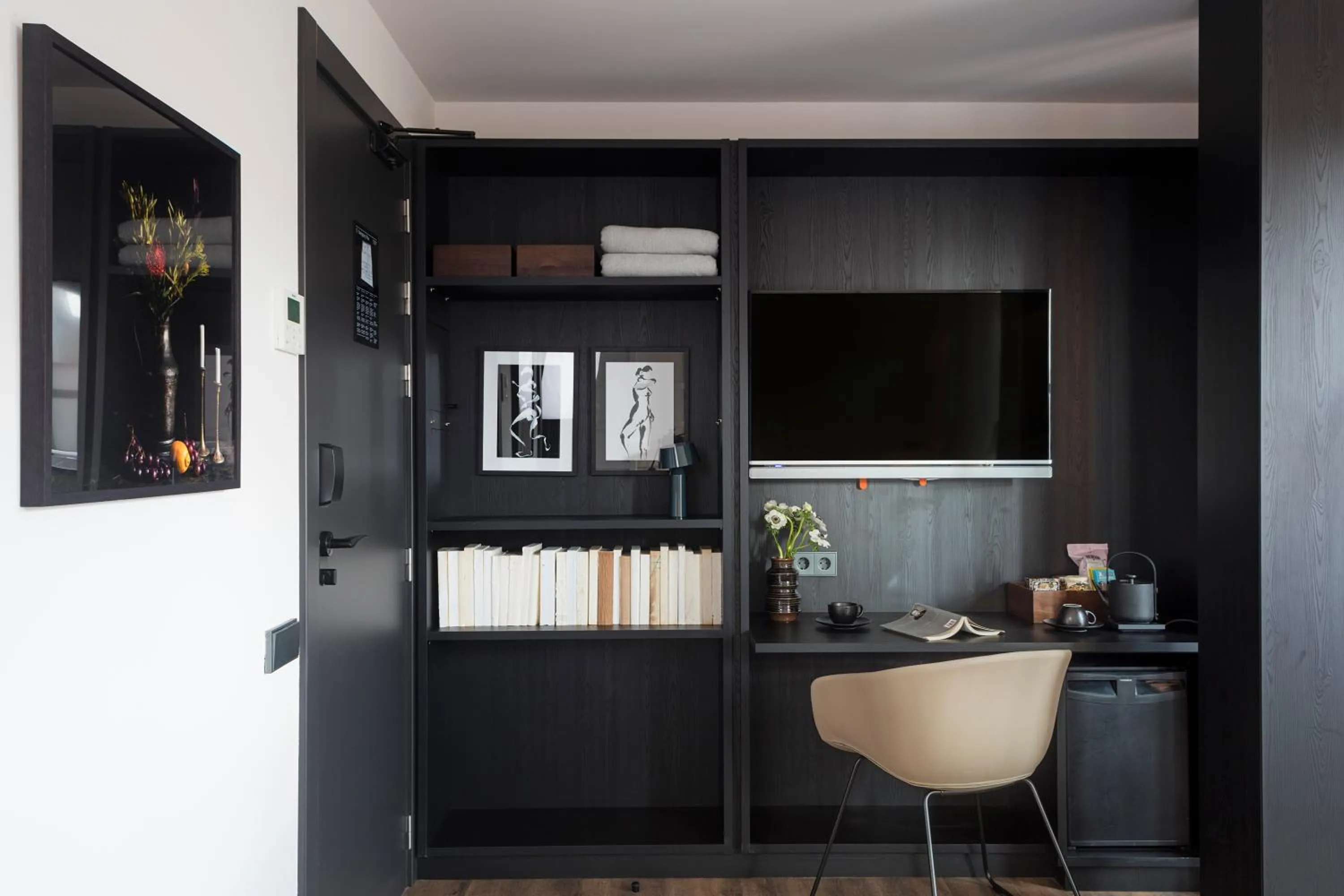 One-Bedroom Suite in Yurbban Ramblas Boutique Hotel