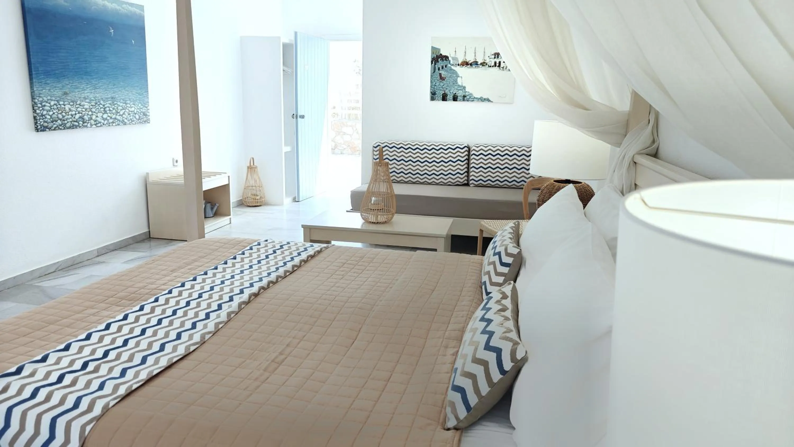 Deluxe Double Room with Extra Bed in Narges Hotel