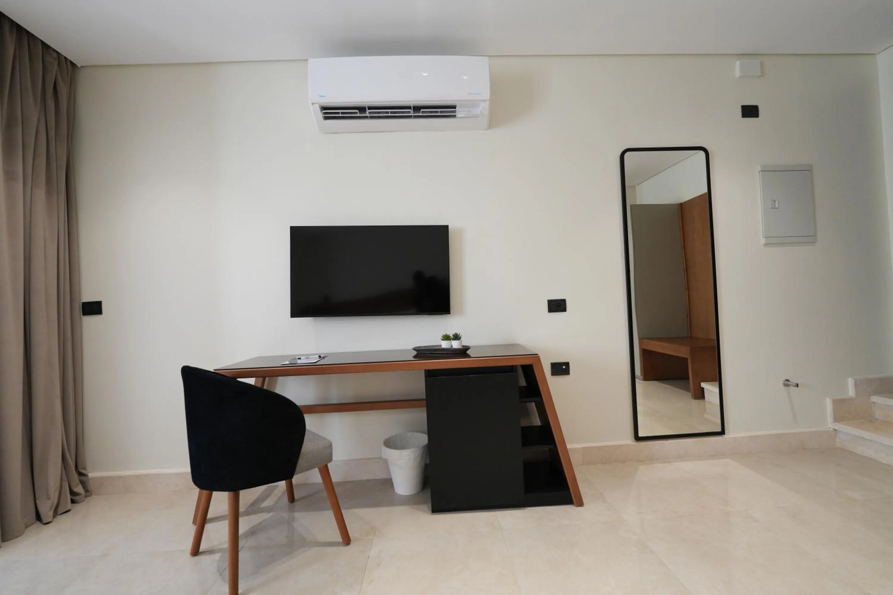 Deluxe Room - single occupancy in NewCity Hotel & Suites