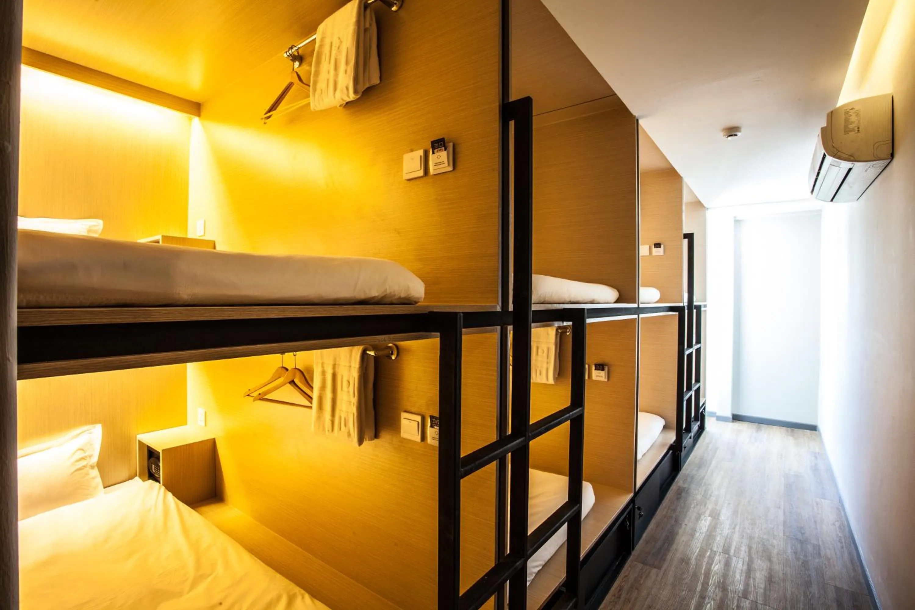 8-Bed Mixed Dormitory Room in Cubic Bed Pratunam