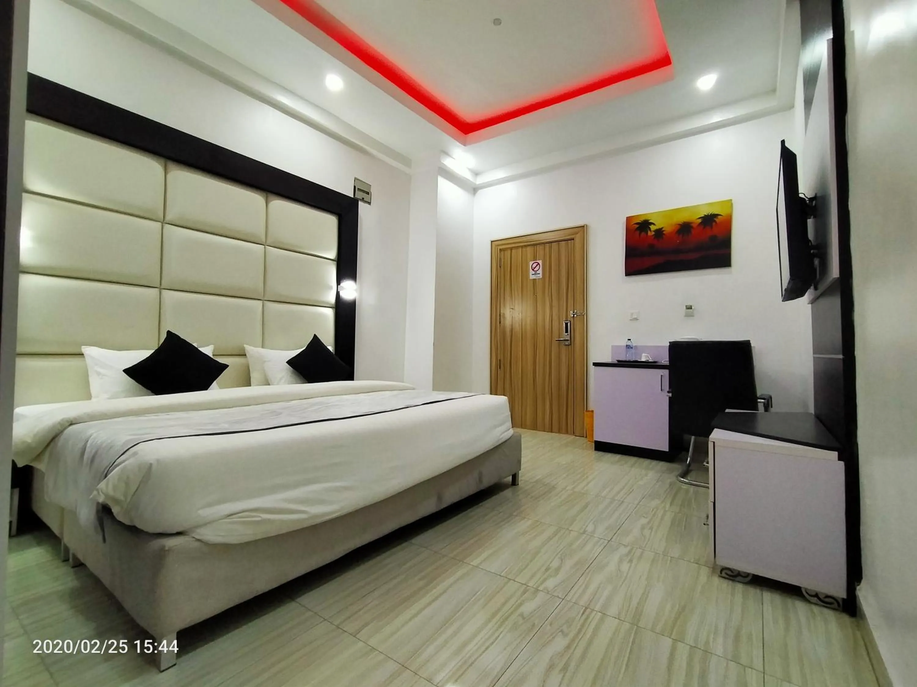 Deluxe King Room in Dalchifit Suites by Premium Swiss Hospitality