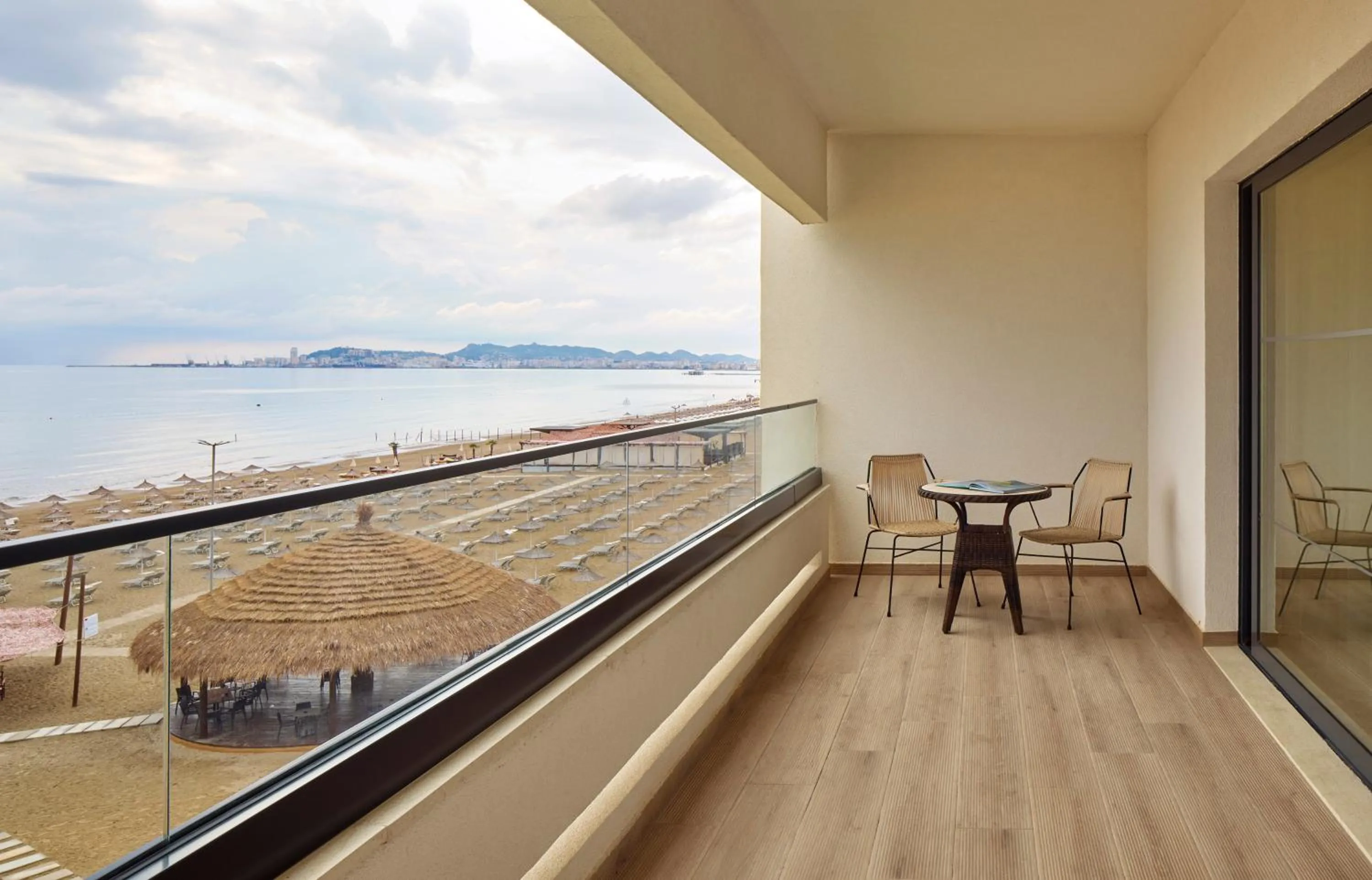 Sol Suite Frontal Sea View (2 Adults +2 Children) in Sol Tropikal Durrës