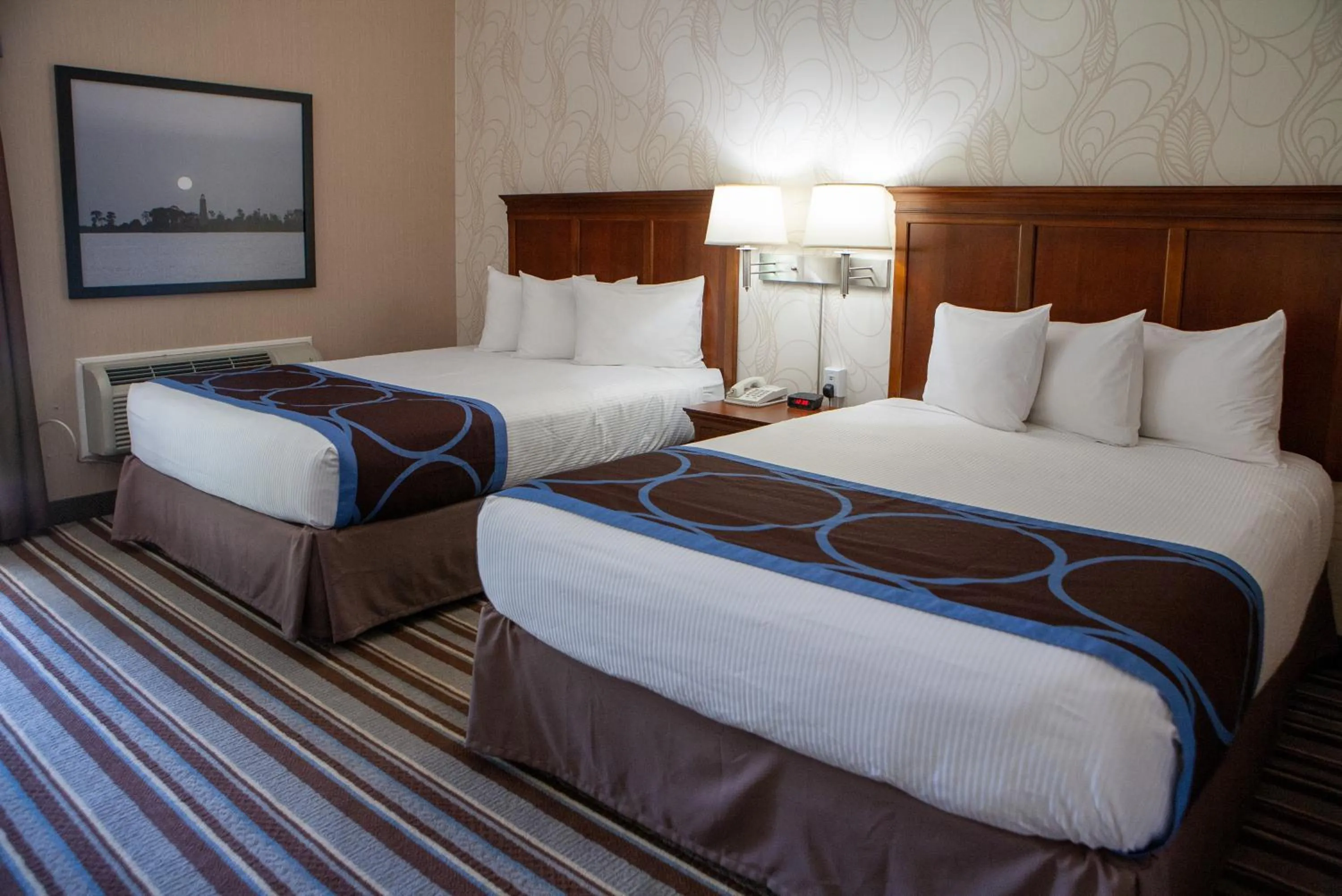 Business Room with Two Queen Beds and Pool View - Non-Smoking in Super 8 by Wyndham Port Elgin