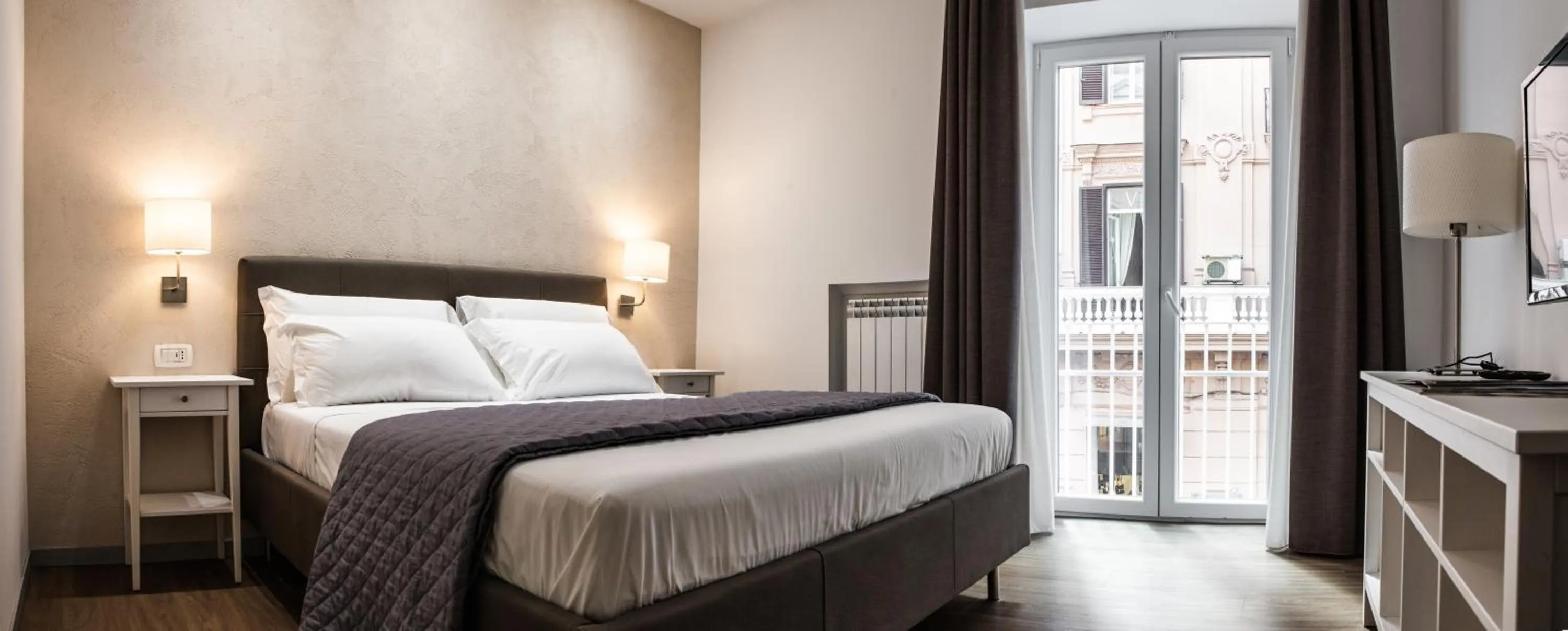 Triple Room with Balcony in Prestige Rooms Chiaia Hotel