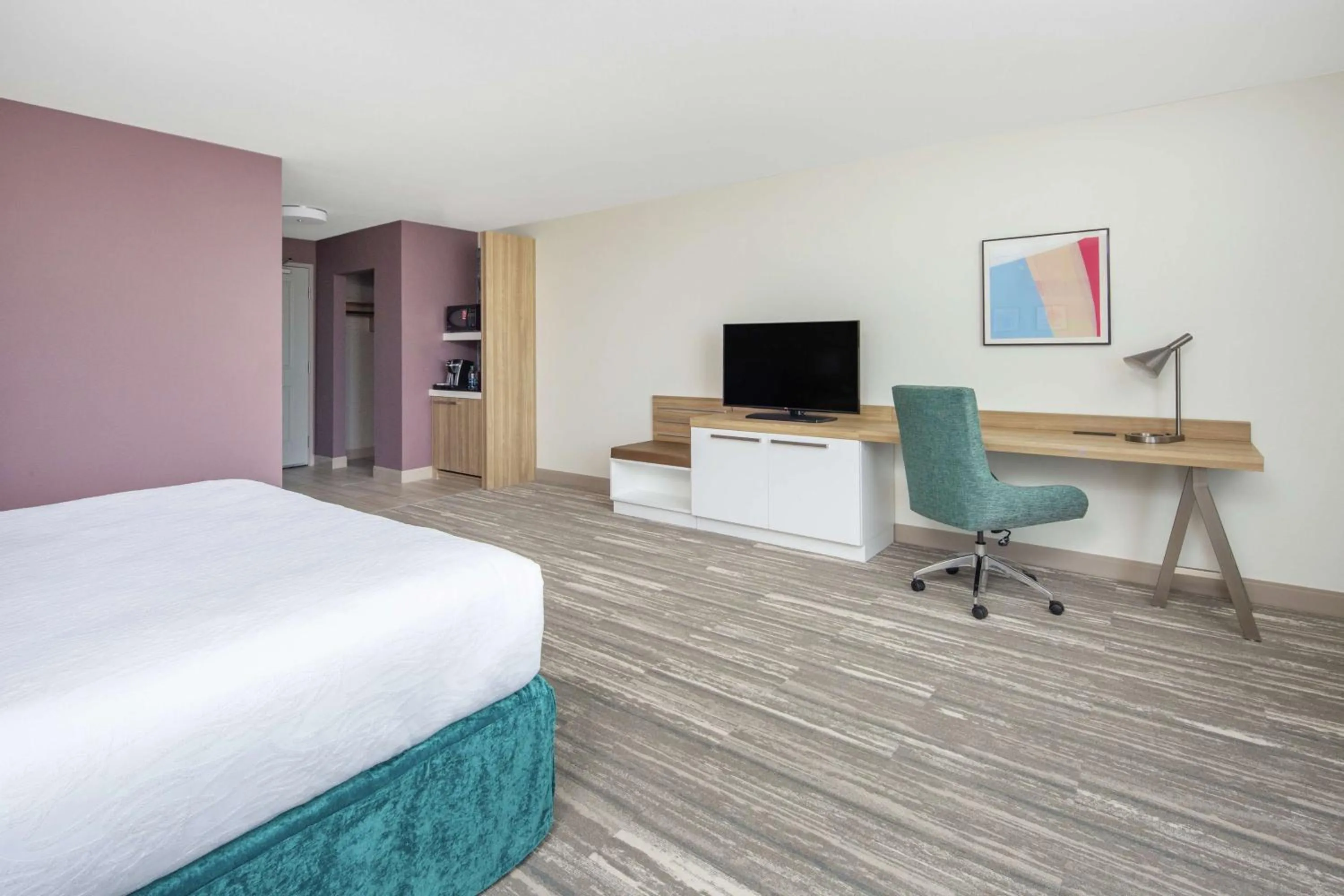 King Room with Accessible Tub - Mobility Access in Hilton Garden Inn Surprise Phoenix