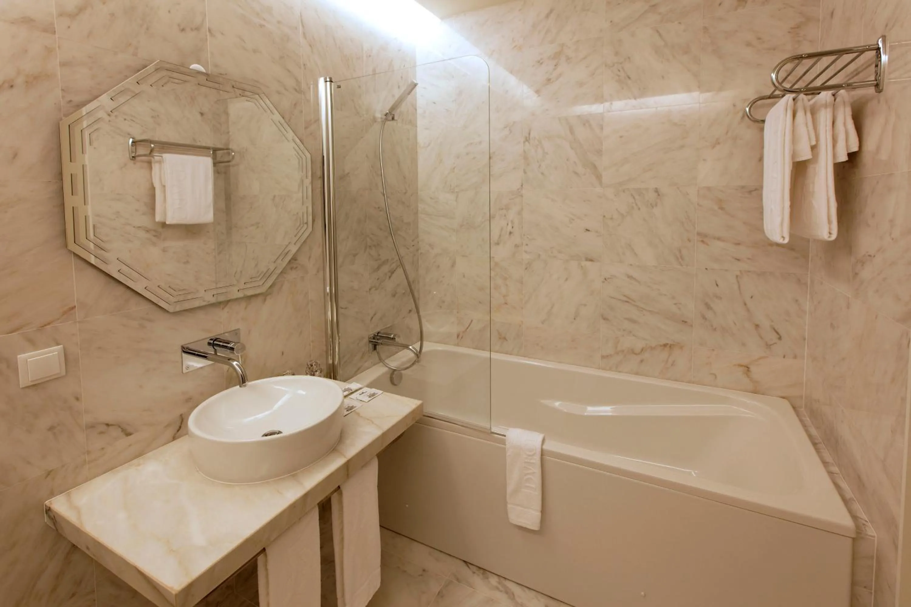 Superior Double or Twin Room in HD | Duecitânia Design Hotel