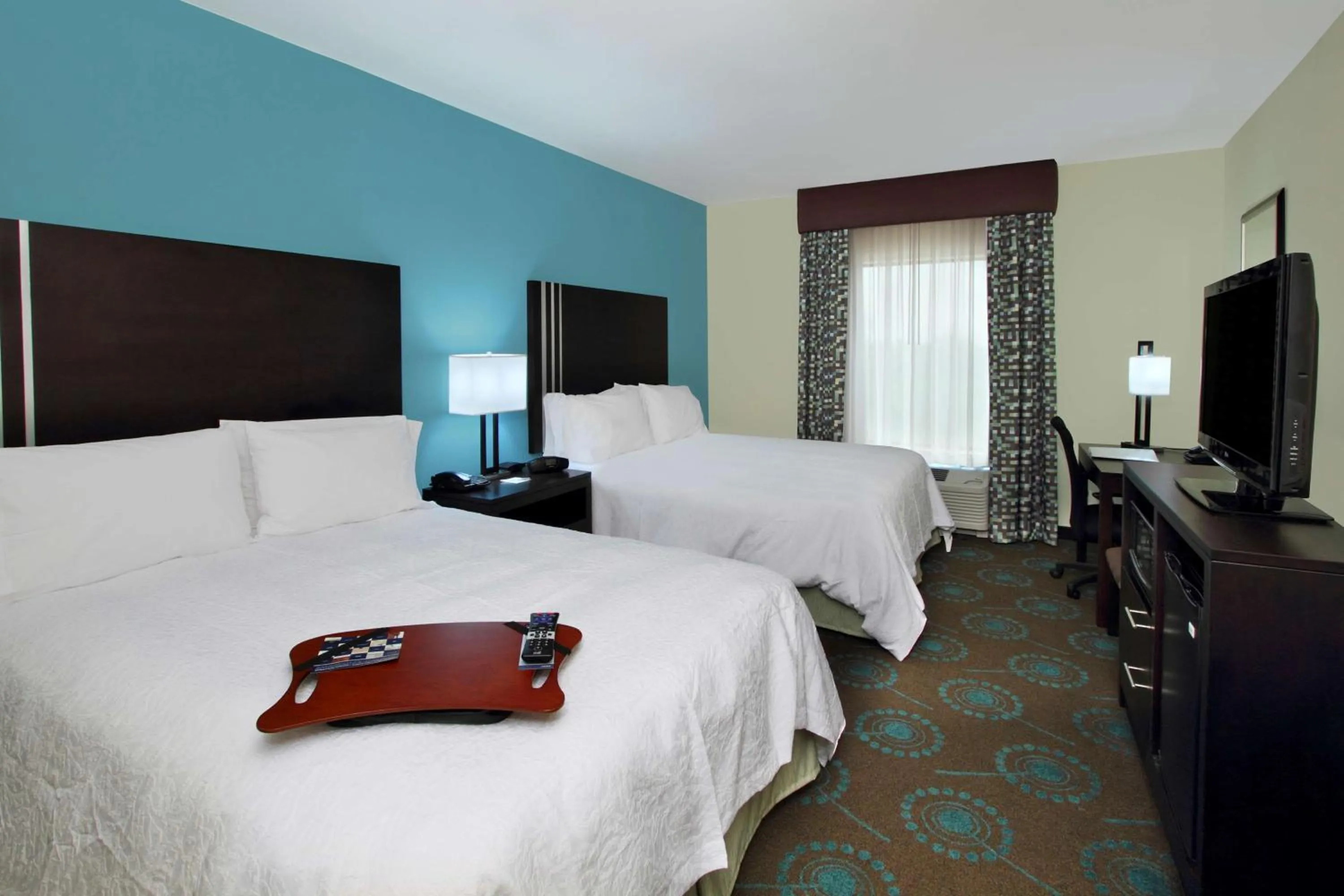 Queen Room with Two Queen Beds - Mobility and Hearing Access/Non-Smoking in Hampton Inn Beeville