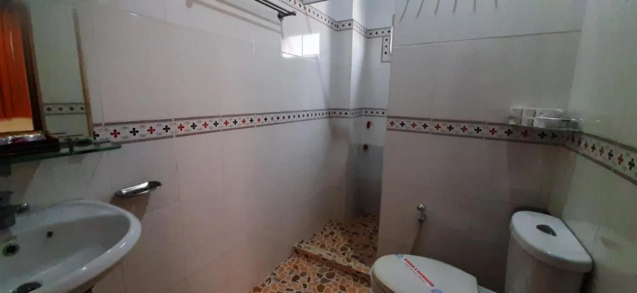 Budget Double Room in Huynh Lac Can Tho Hotel