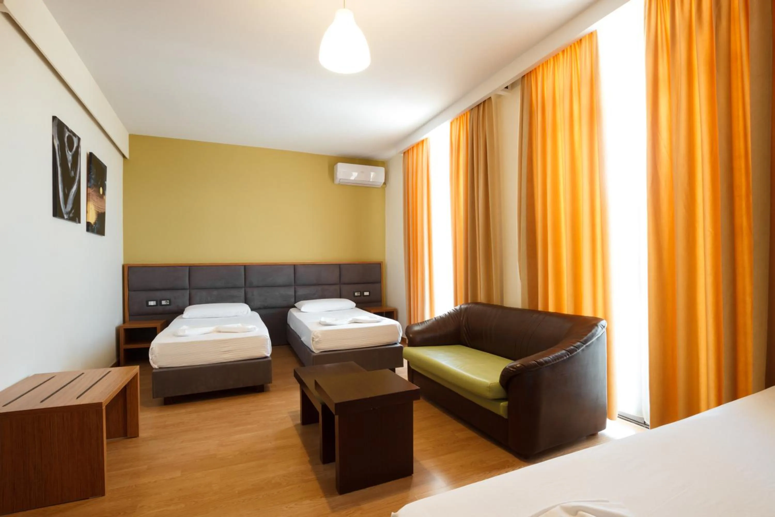 Standard Triple Room in Hotel Cajupi