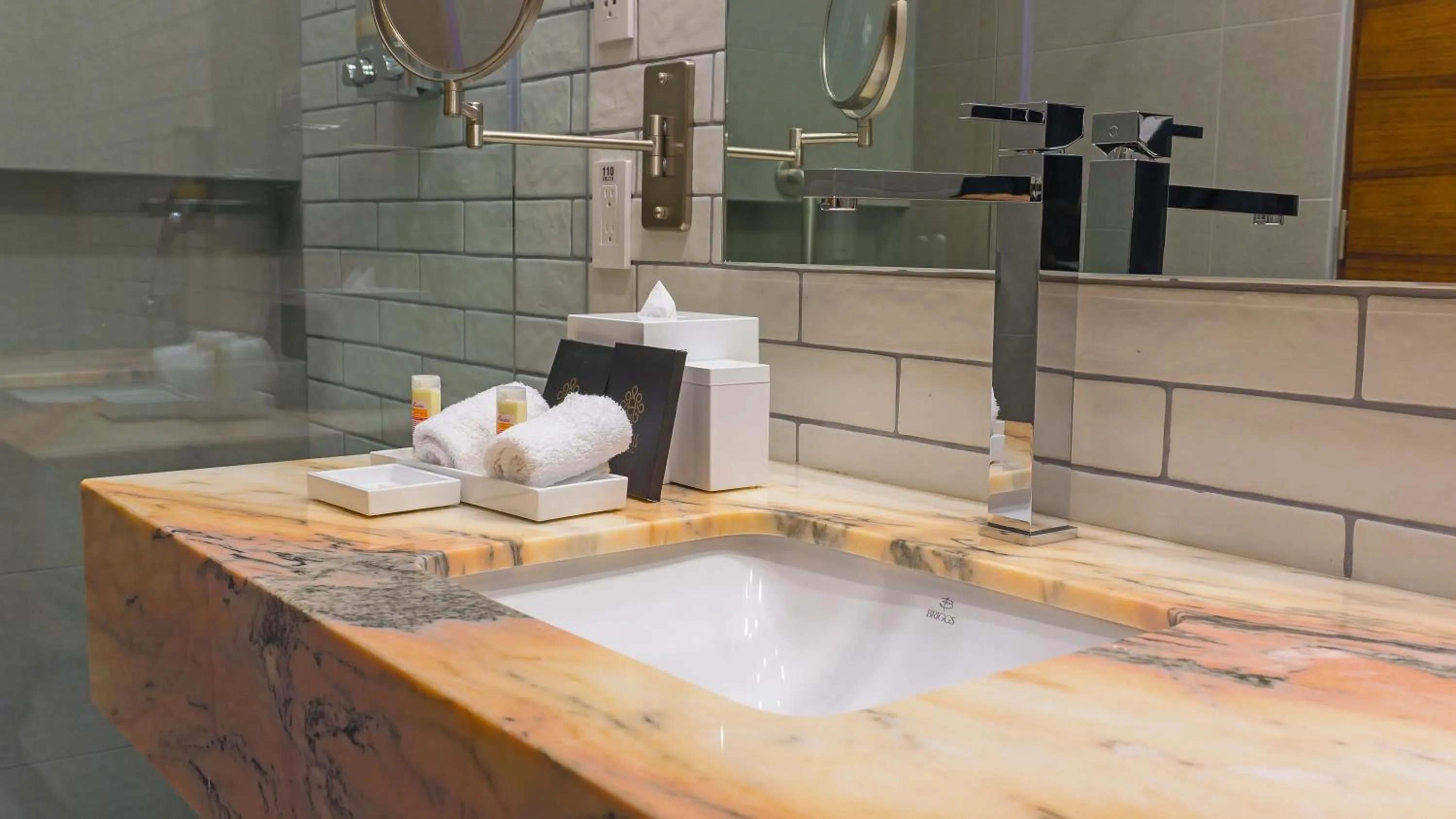 Superior Twin Room in Hotel Otavalo by Art Hotels