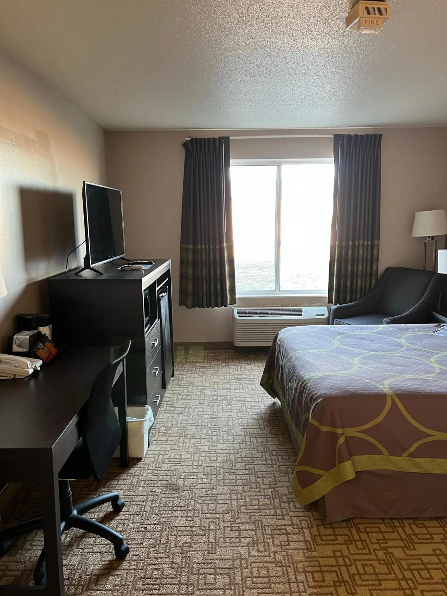 Queen Room - Mobility Access/Non-Smoking in Super 8 by Wyndham Jackson MN