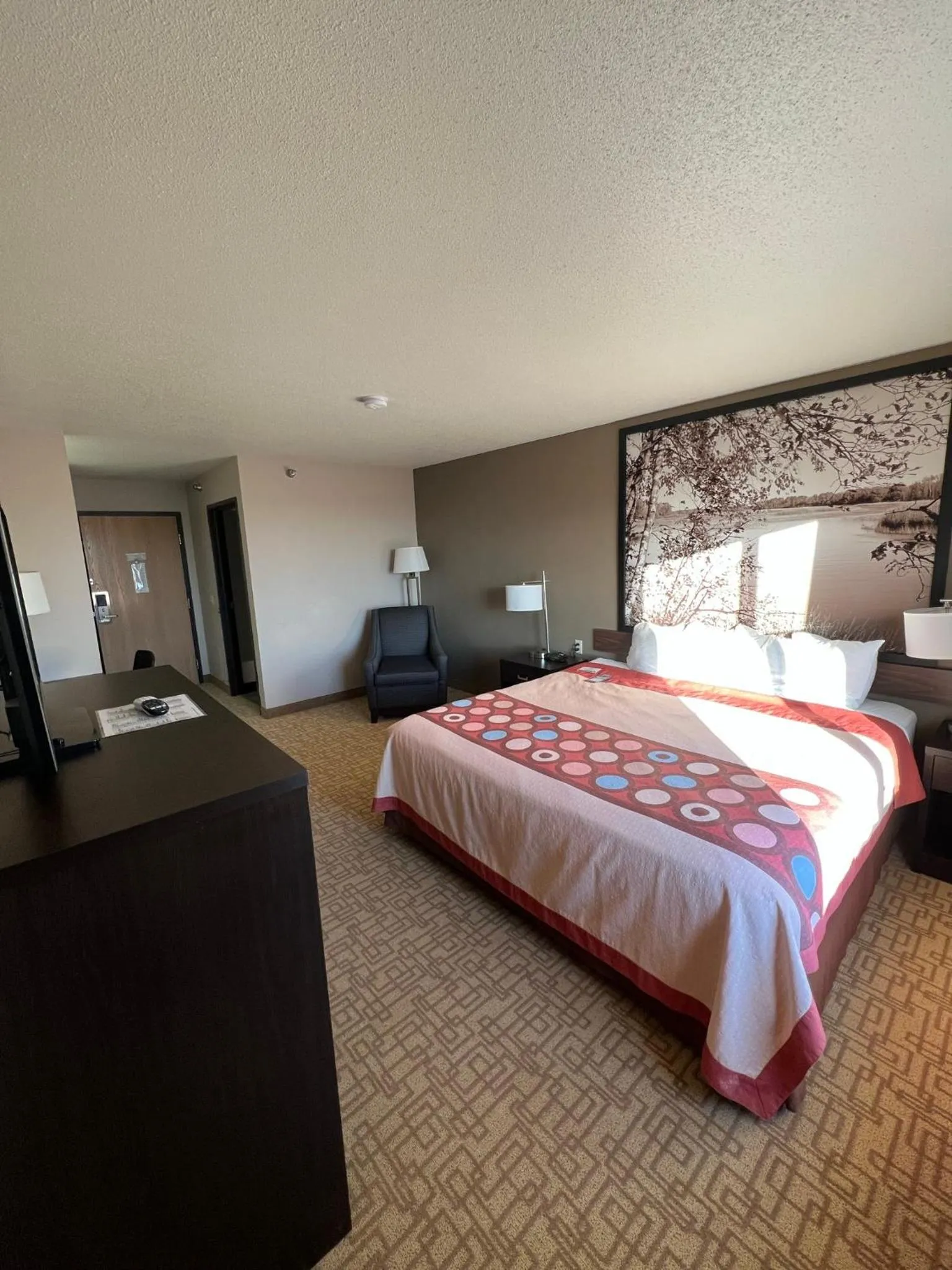 King Room - Non-Smoking in Super 8 by Wyndham Jackson MN