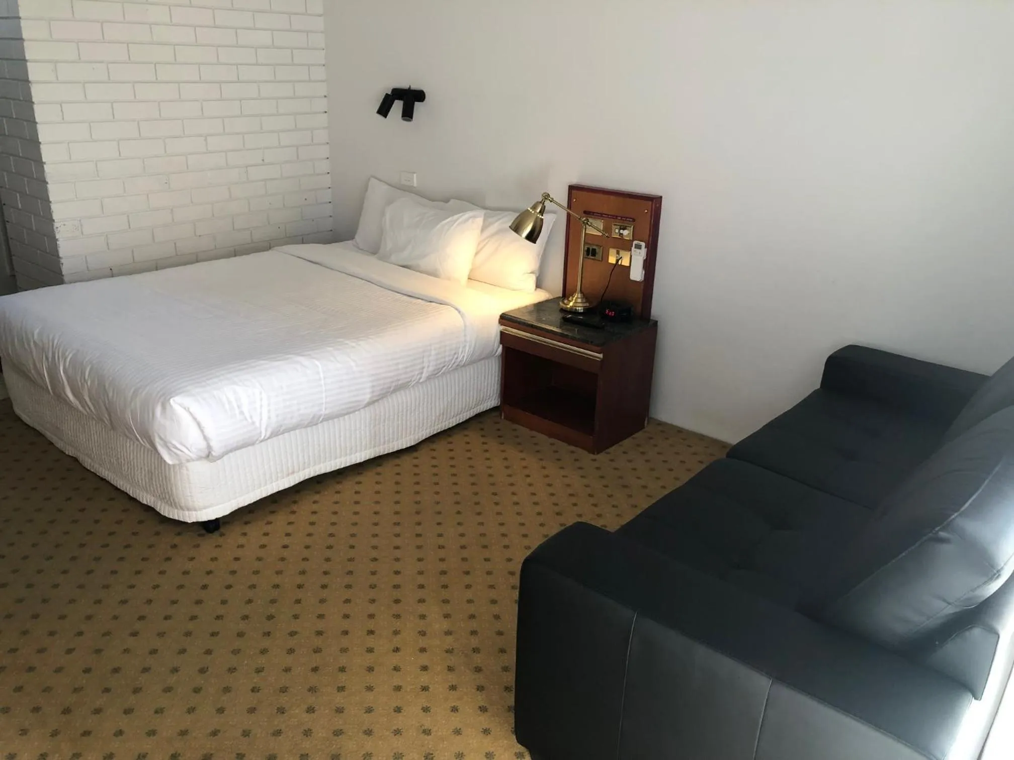 Large Double Room in Matador Motor Inn