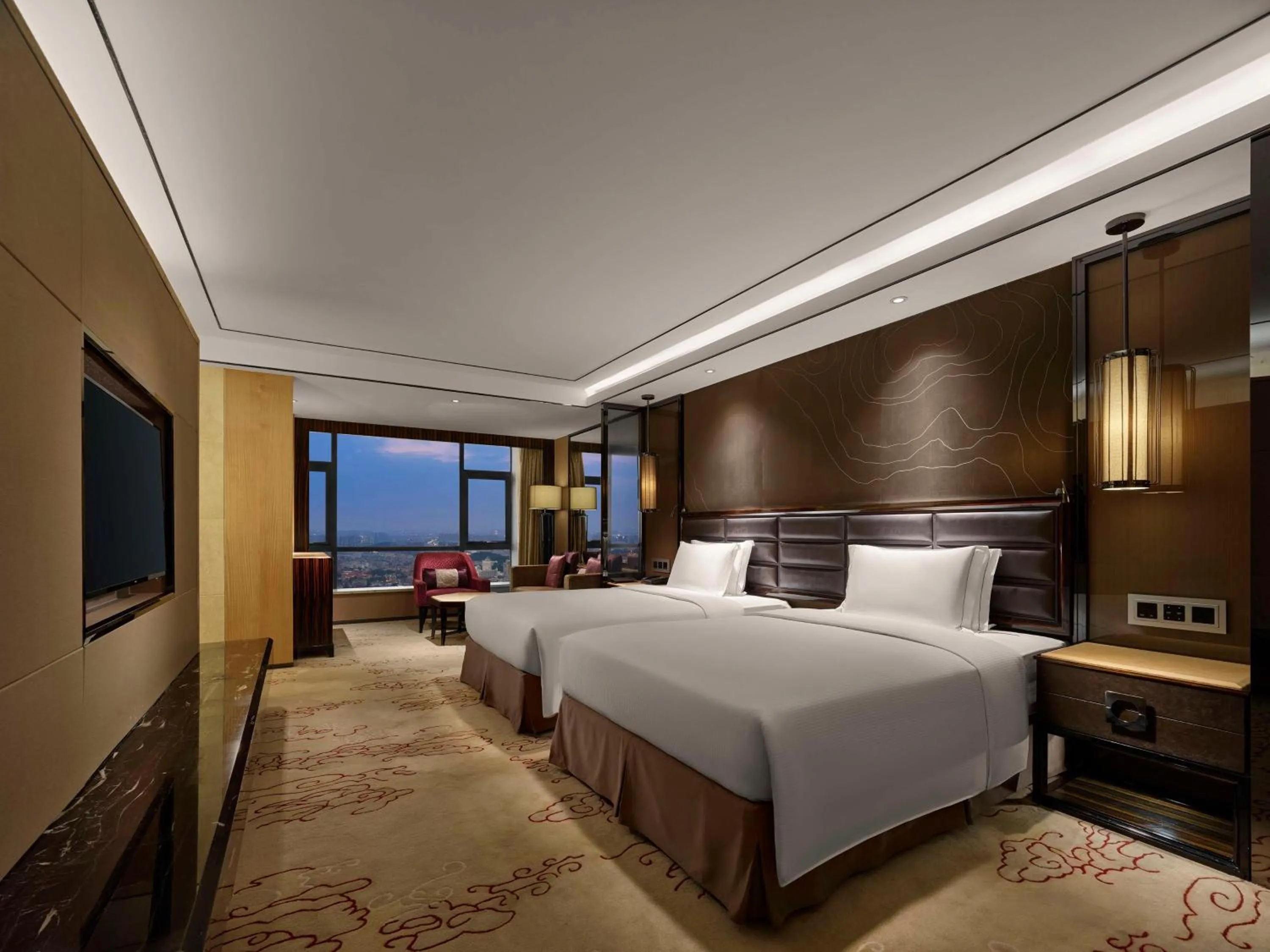 Executive Twin Room with Lounge Access in Hilton Zhongshan Downtown
