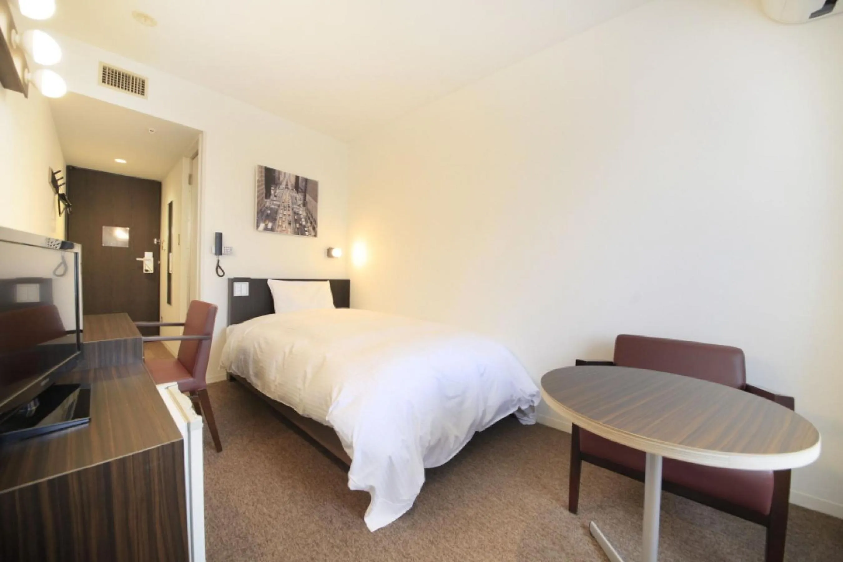 Deluxe Double Room with Small Double Bed - single occupancy - Non-Smoking in Hotel Plumm