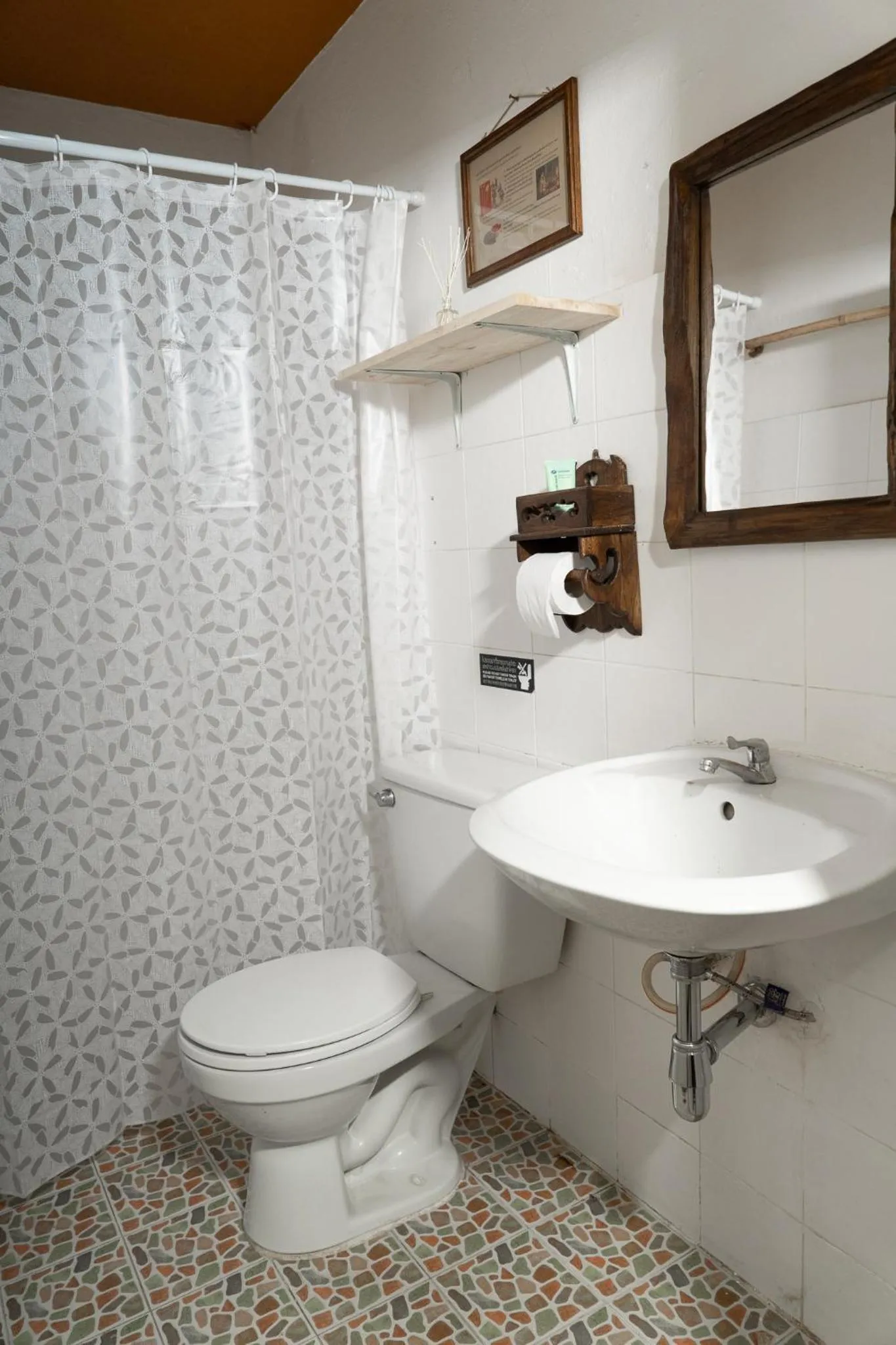 Family Room with Shared Bathroom in Past Tense Hostel