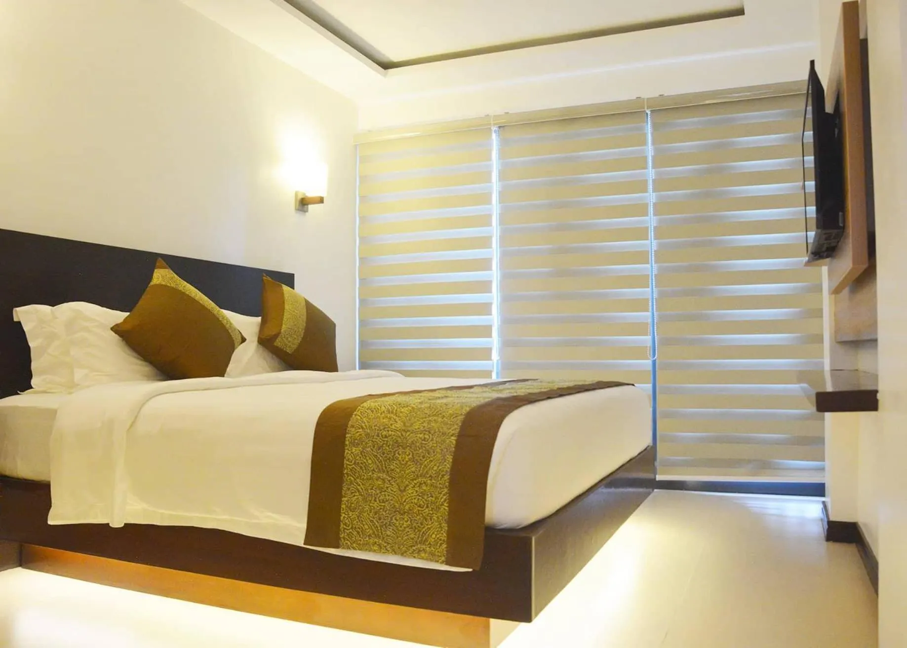 Superior King Room in Commander Suites de Boracay