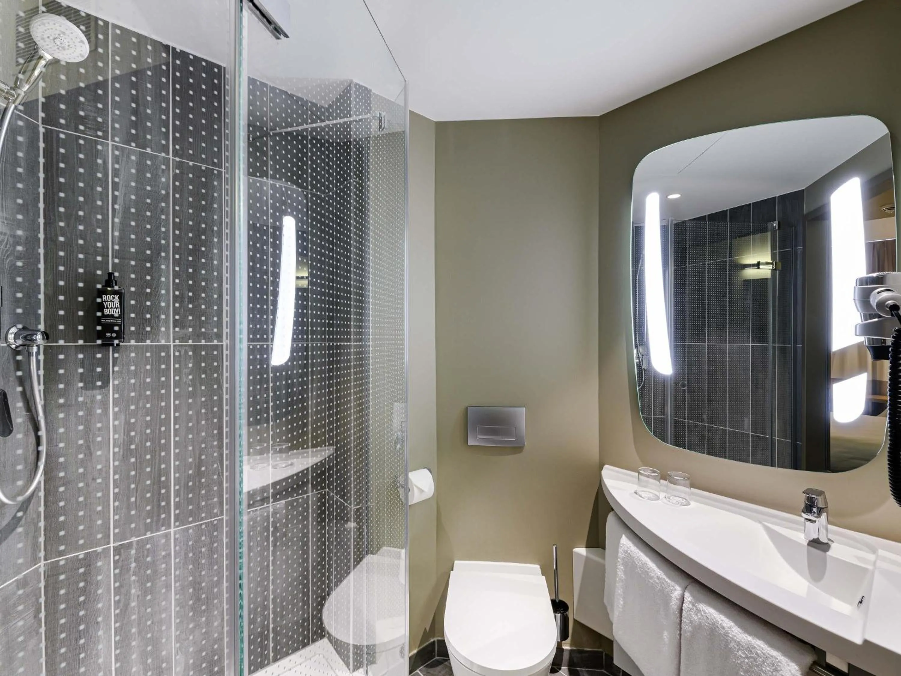 Standard Double Room in ibis Regensburg Zentrum