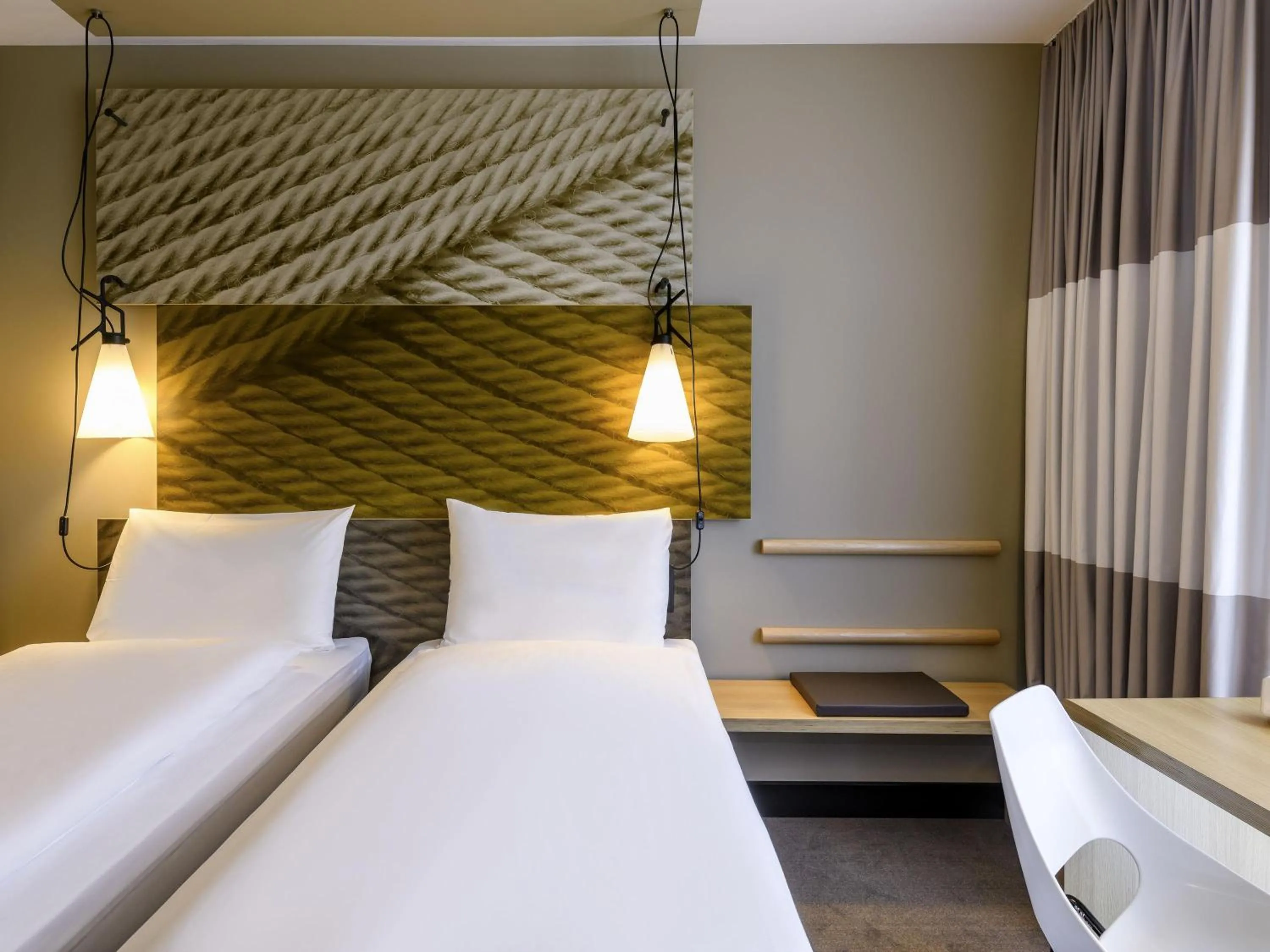 Standard Twin Room in ibis Regensburg Zentrum