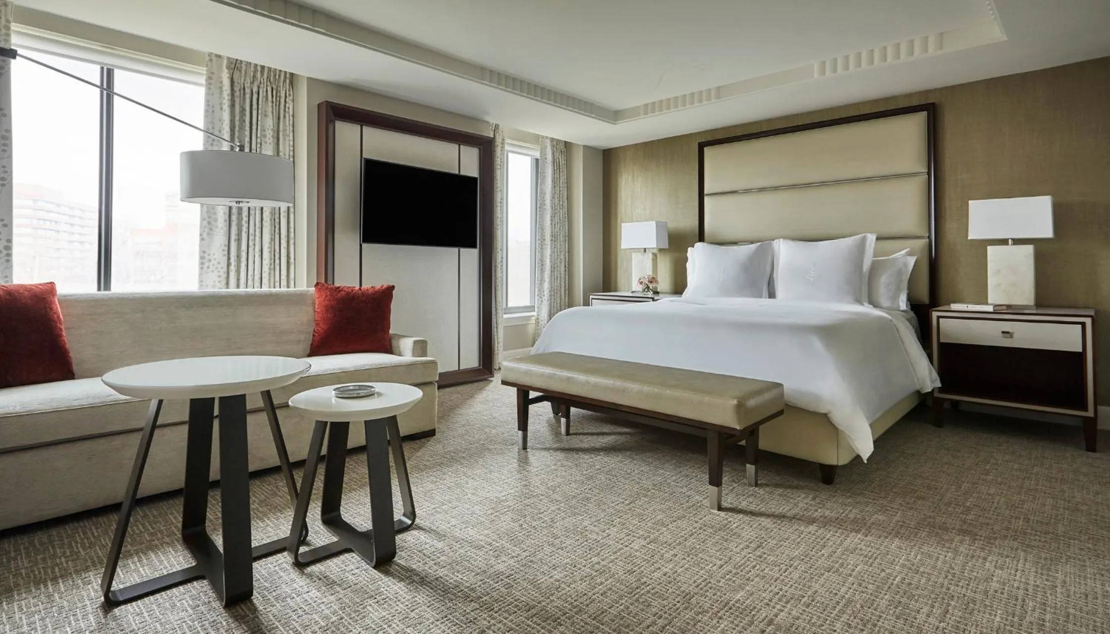 Premier Room with One King Bed in Four Seasons Washington DC